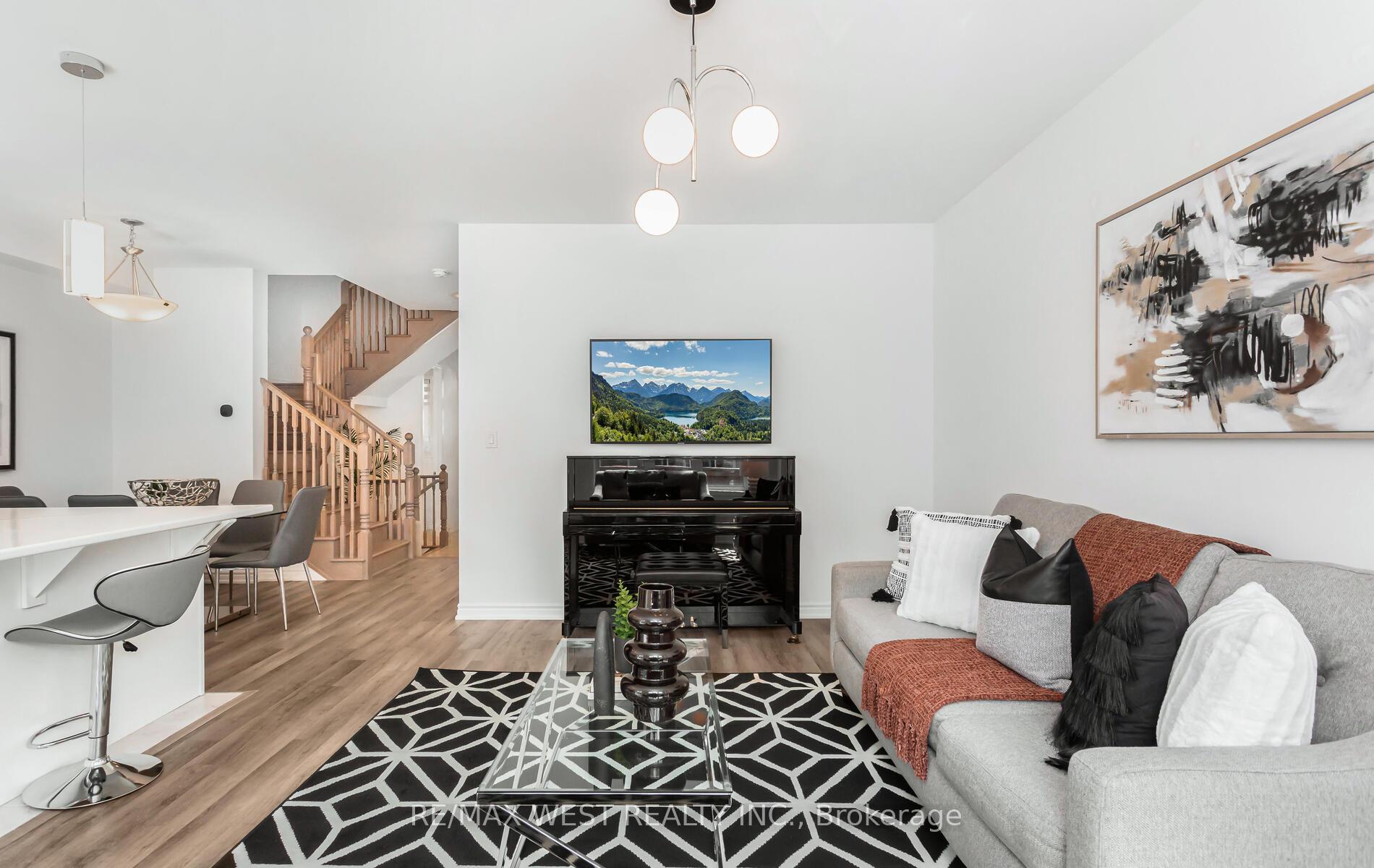 Photo 14 of 808 Aspen Terrace, Milton, Cobban — HOMEH