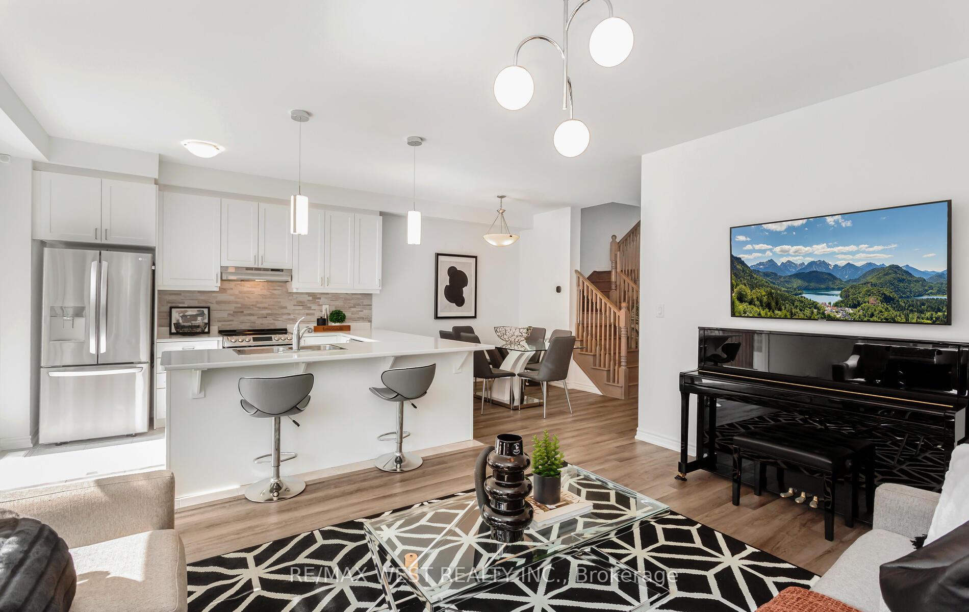 Photo 16 of 808 Aspen Terrace, Milton, Cobban — HOMEH