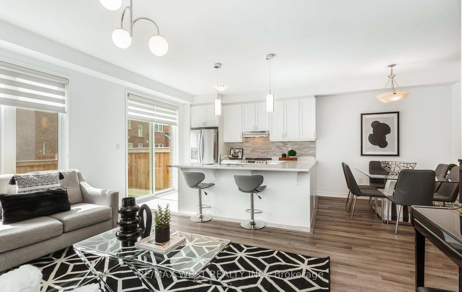 Photo 18 of 808 Aspen Terrace, Milton, Cobban — HOMEH