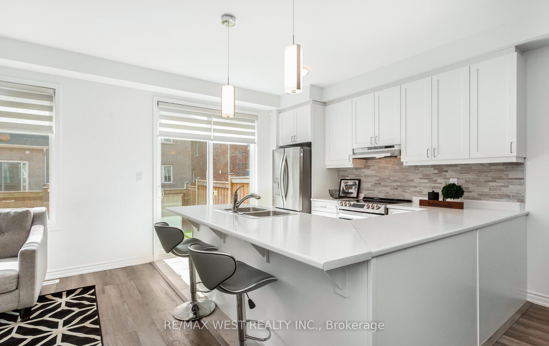 Photo 20 of 808 Aspen Terrace, Milton, Cobban — HOMEH
