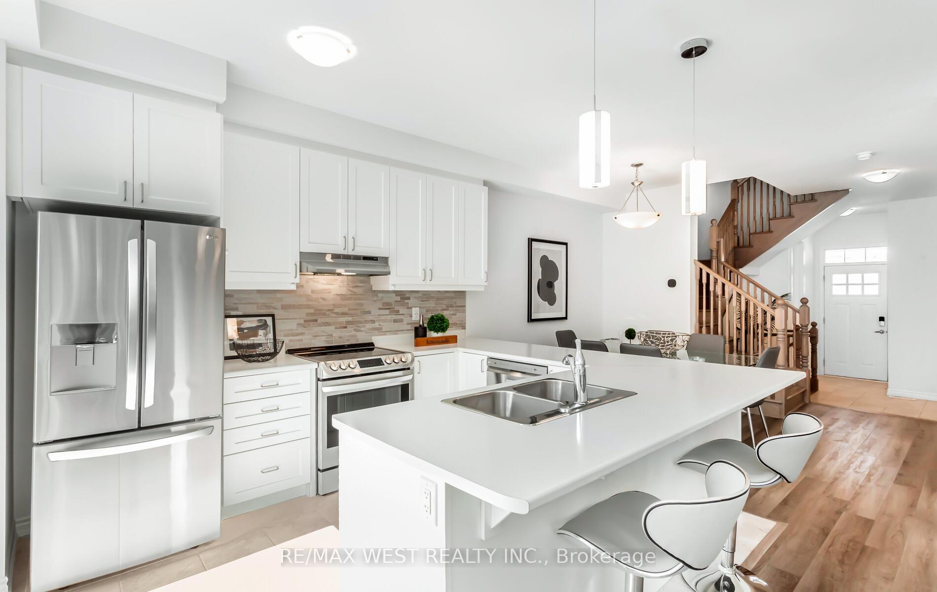 Photo 23 of 808 Aspen Terrace, Milton, Cobban — HOMEH