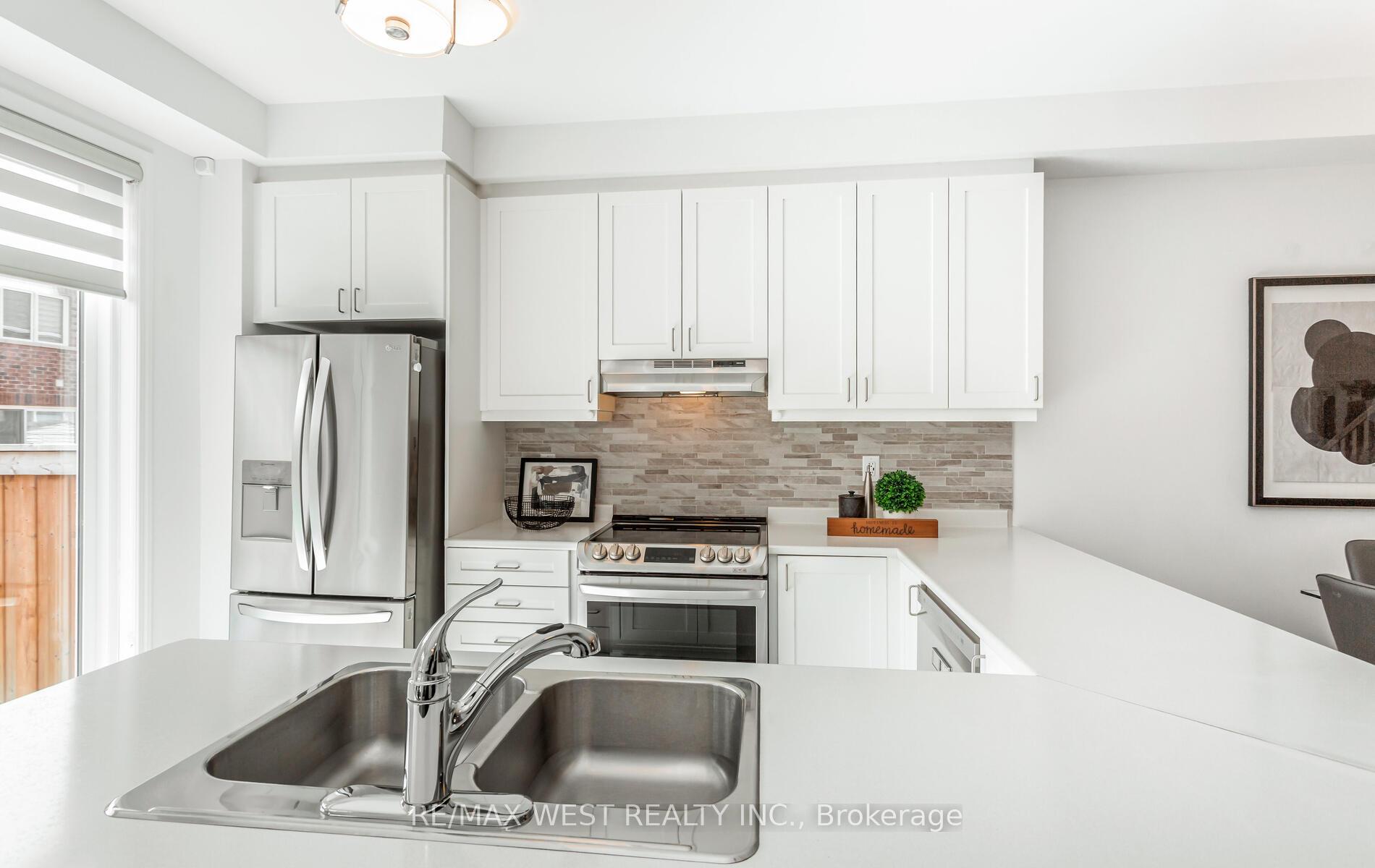 Photo 28 of 808 Aspen Terrace, Milton, Cobban — HOMEH