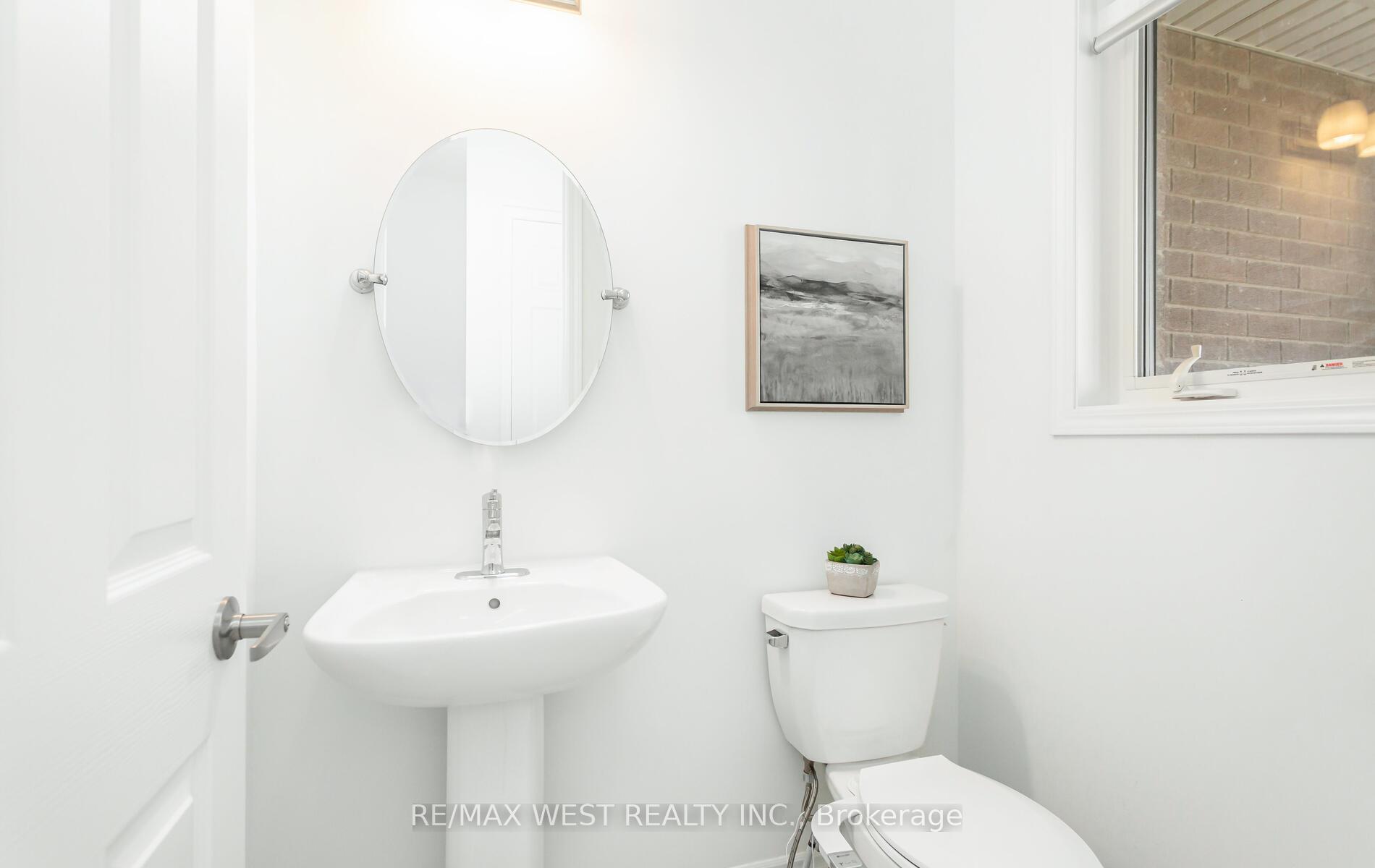 Photo 33 of 808 Aspen Terrace, Milton, Cobban — HOMEH