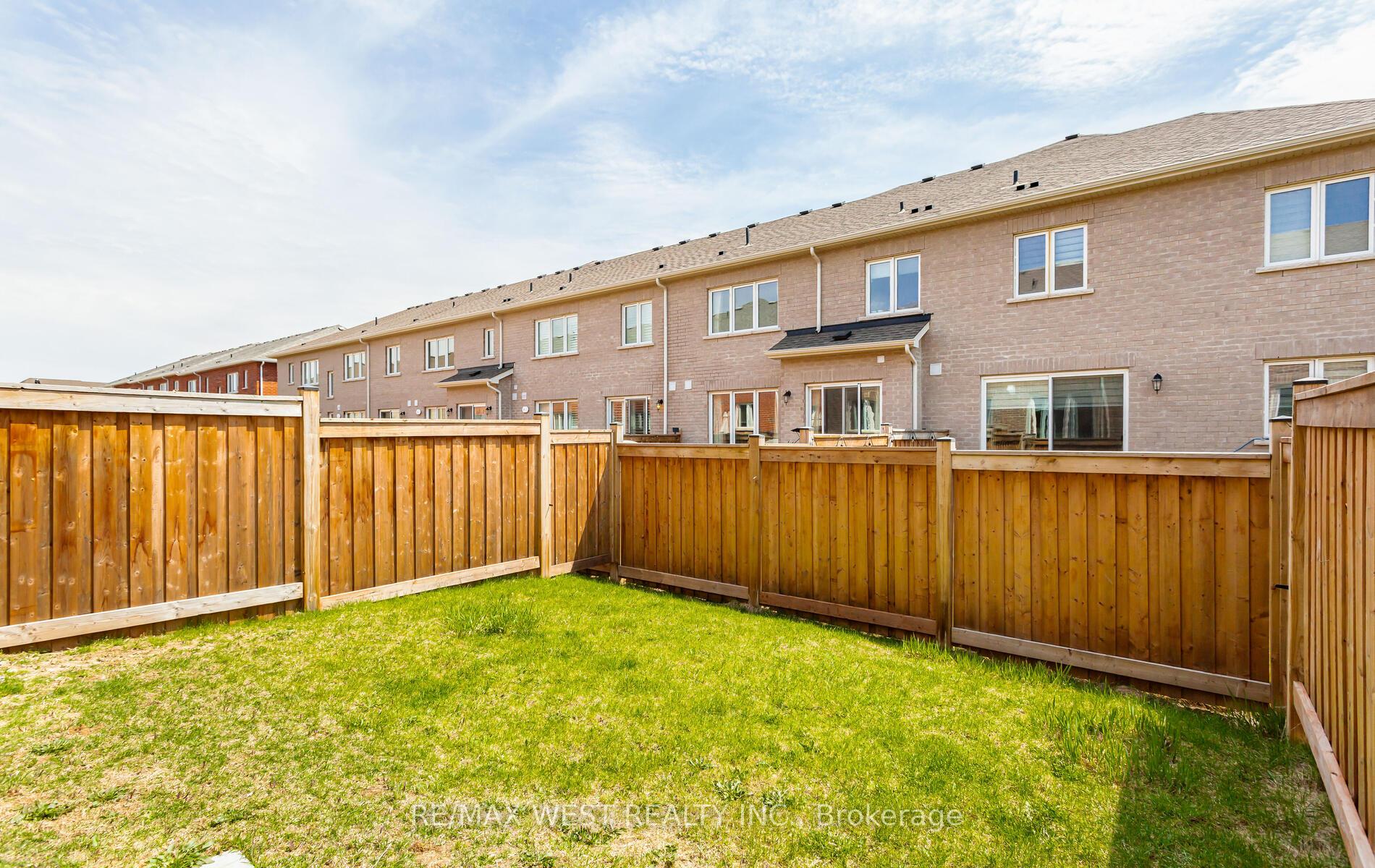 Photo 50 of 808 Aspen Terrace, Milton, Cobban — HOMEH