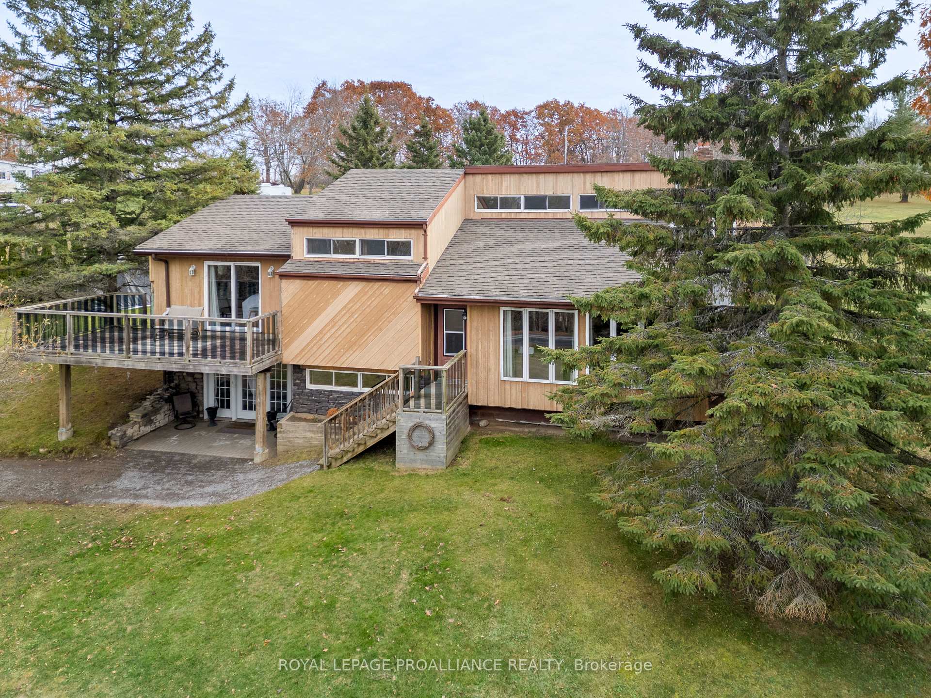 Photo 2 of 619 Gallivan Road, Quinte West, Sidney Ward — HOMEH
