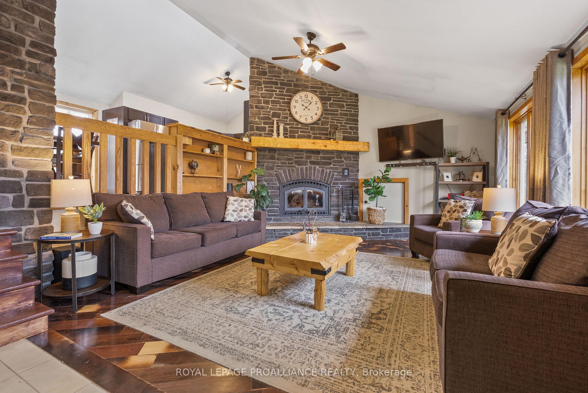 Photo 4 of 619 Gallivan Road, Quinte West, Sidney Ward — HOMEH