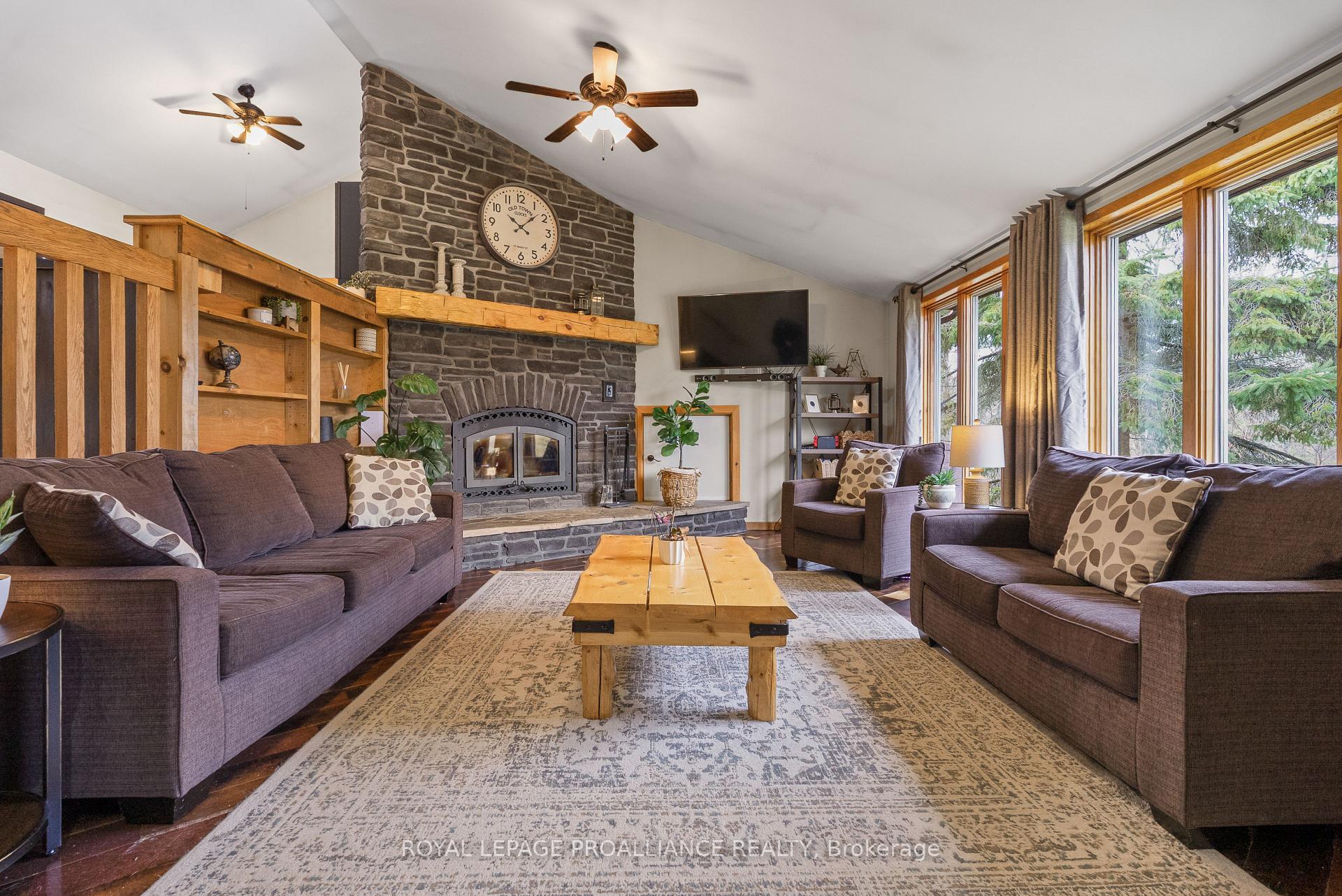 Photo 5 of 619 Gallivan Road, Quinte West, Sidney Ward — HOMEH