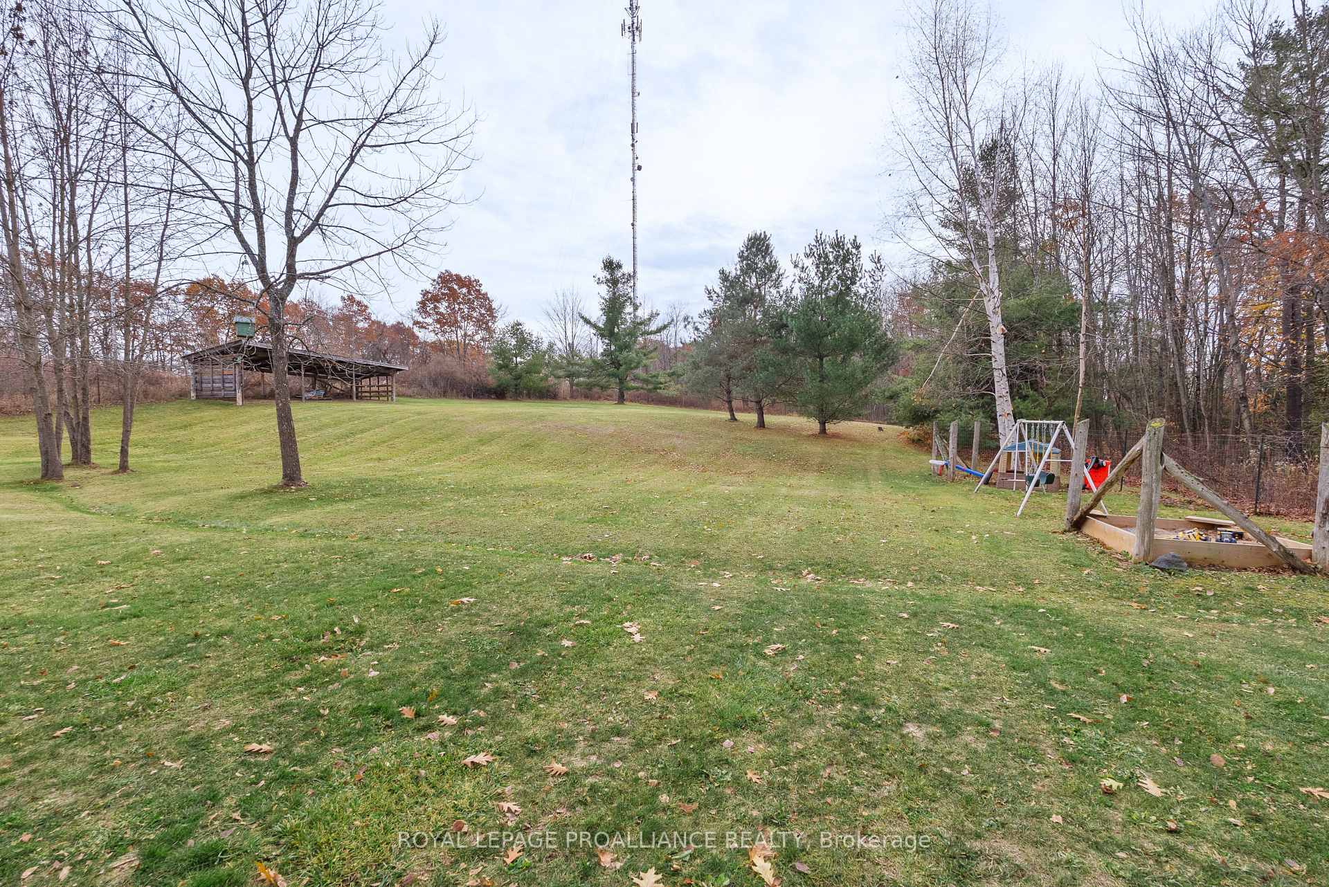 Photo 36 of 619 Gallivan Road, Quinte West, Sidney Ward — HOMEH