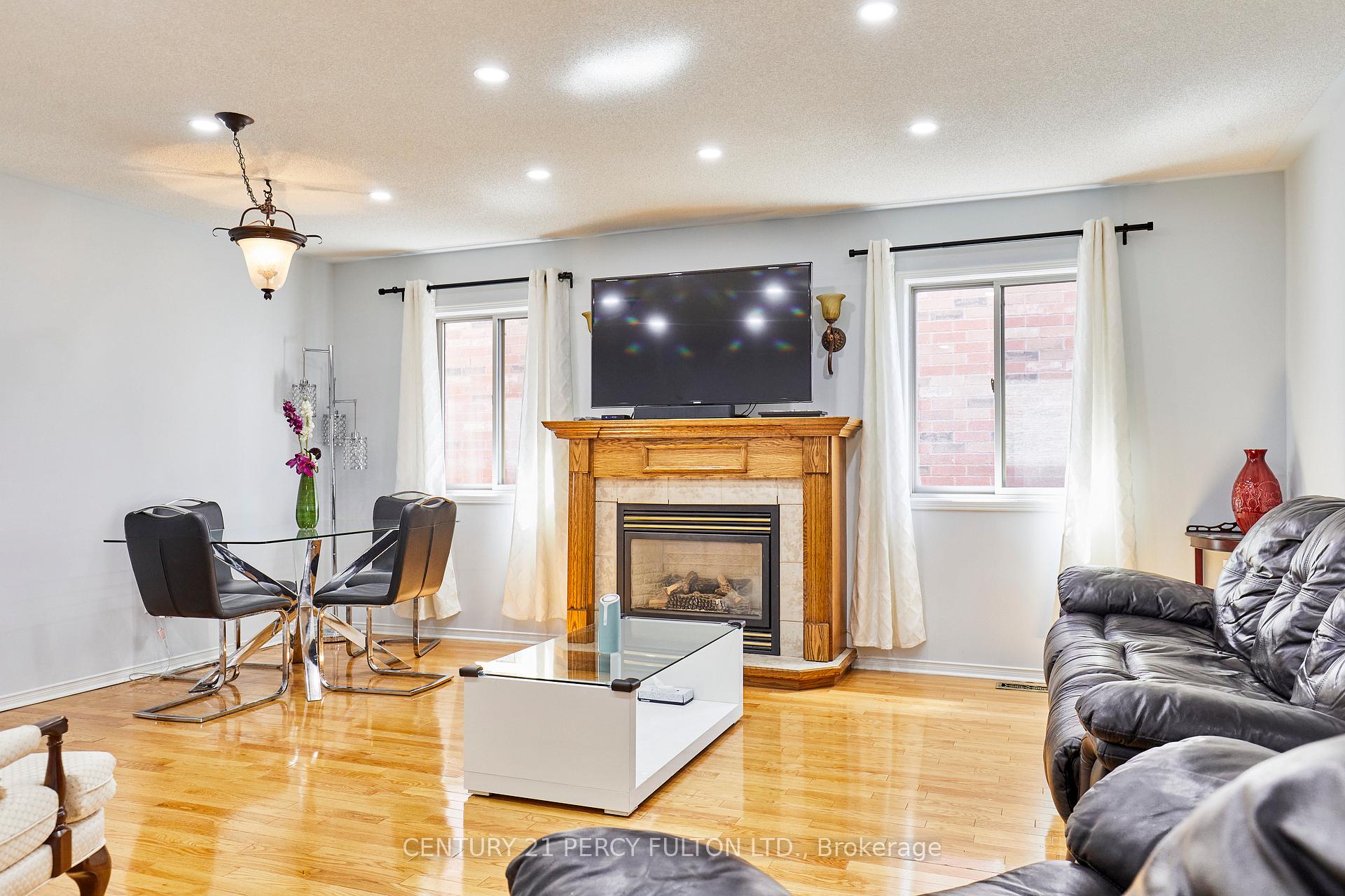 Photo 5 of 483 Ormond Drive, Oshawa, Samac — HOMEH