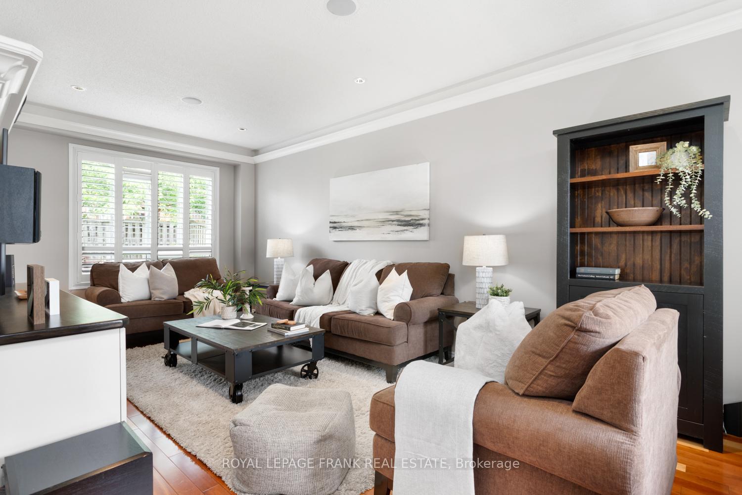 Photo 6 of 1089 Timberland Crescent, Oshawa, Pinecrest — HOMEH