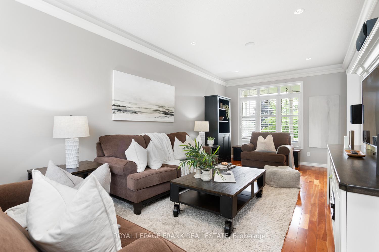 Photo 7 of 1089 Timberland Crescent, Oshawa, Pinecrest — HOMEH