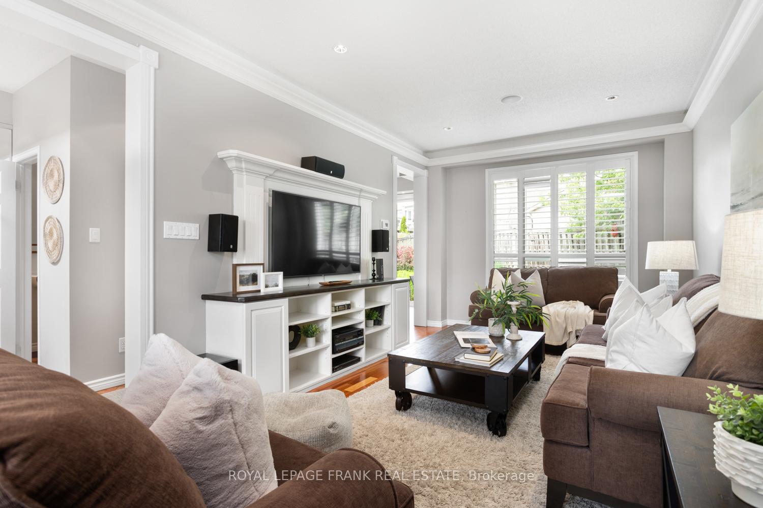 Photo 8 of 1089 Timberland Crescent, Oshawa, Pinecrest — HOMEH