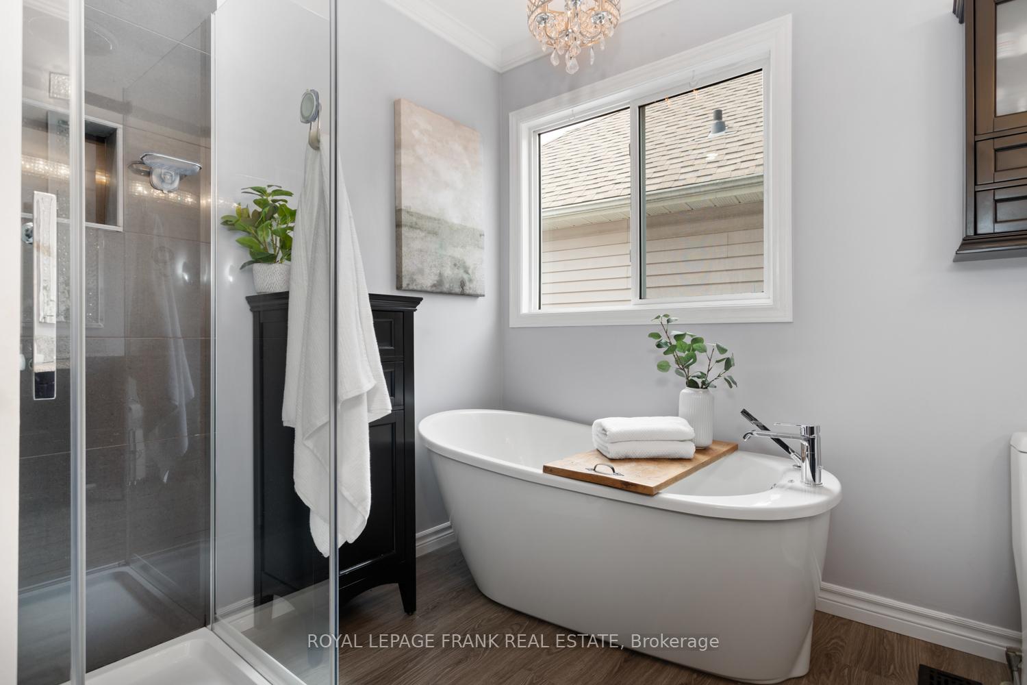 Photo 17 of 1089 Timberland Crescent, Oshawa, Pinecrest — HOMEH