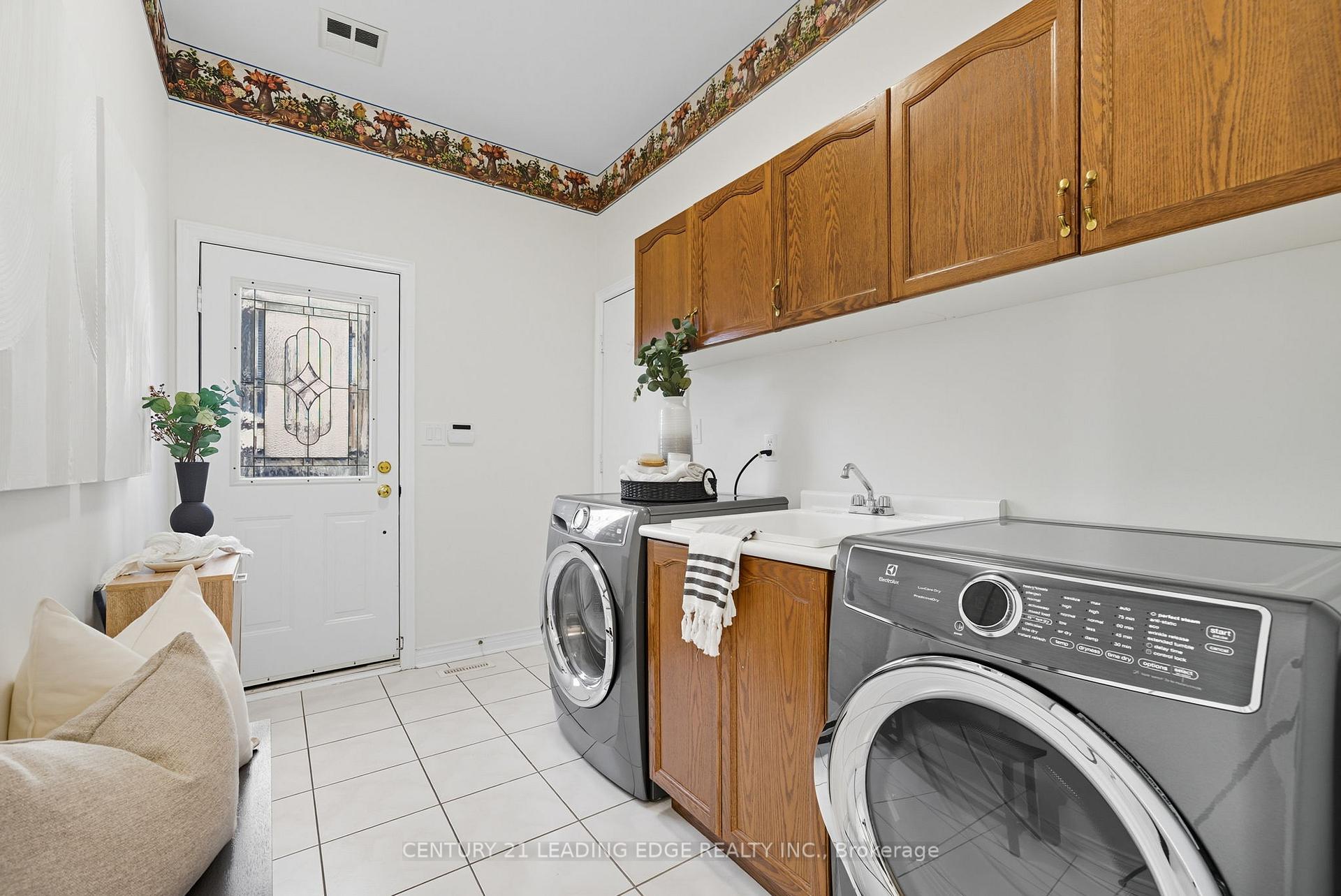 Photo 33 of 2308 Abbott Crescent, Pickering, Brock Ridge — HOMEH