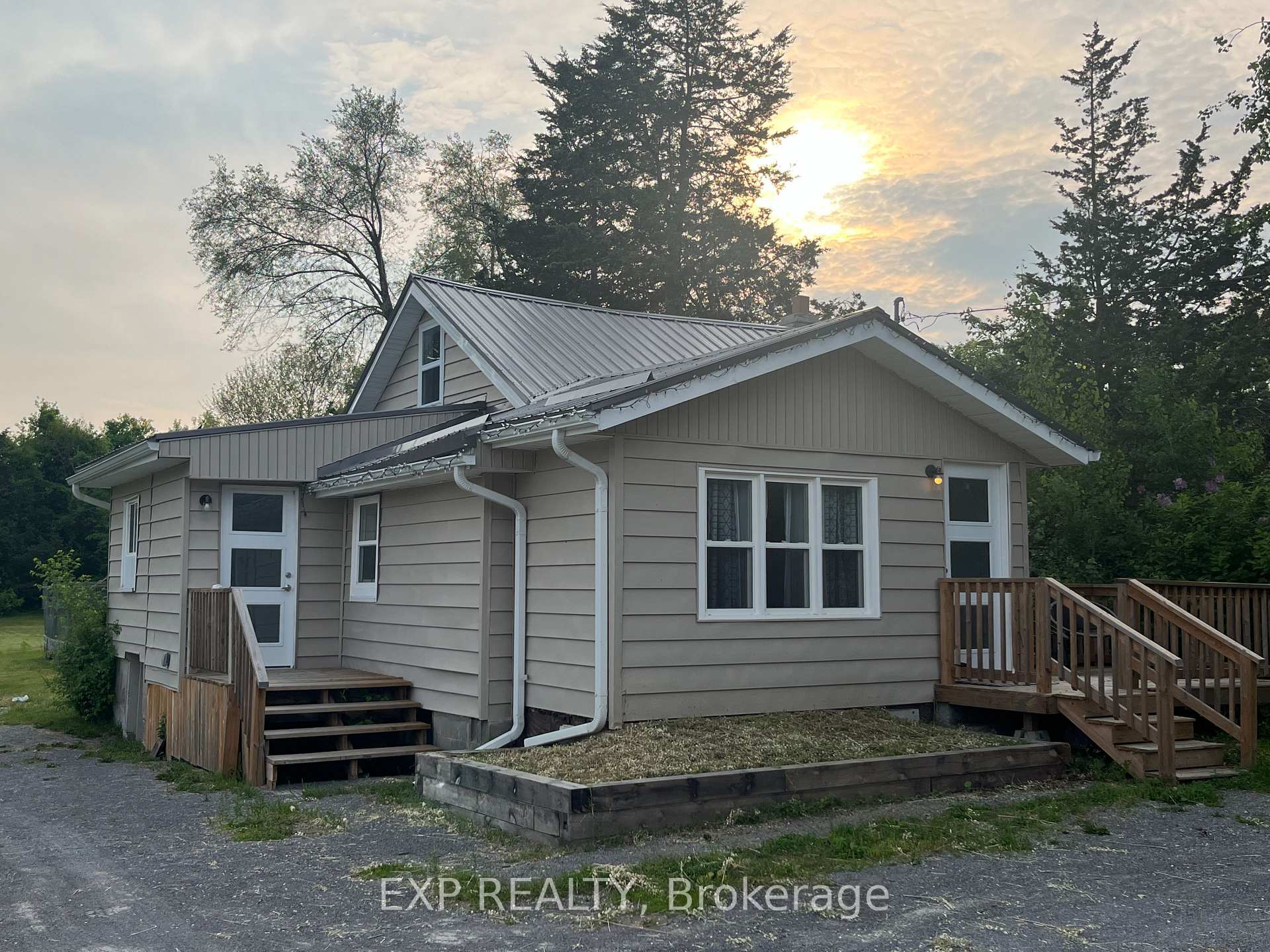 Front of 22166 Loyalist Parkway