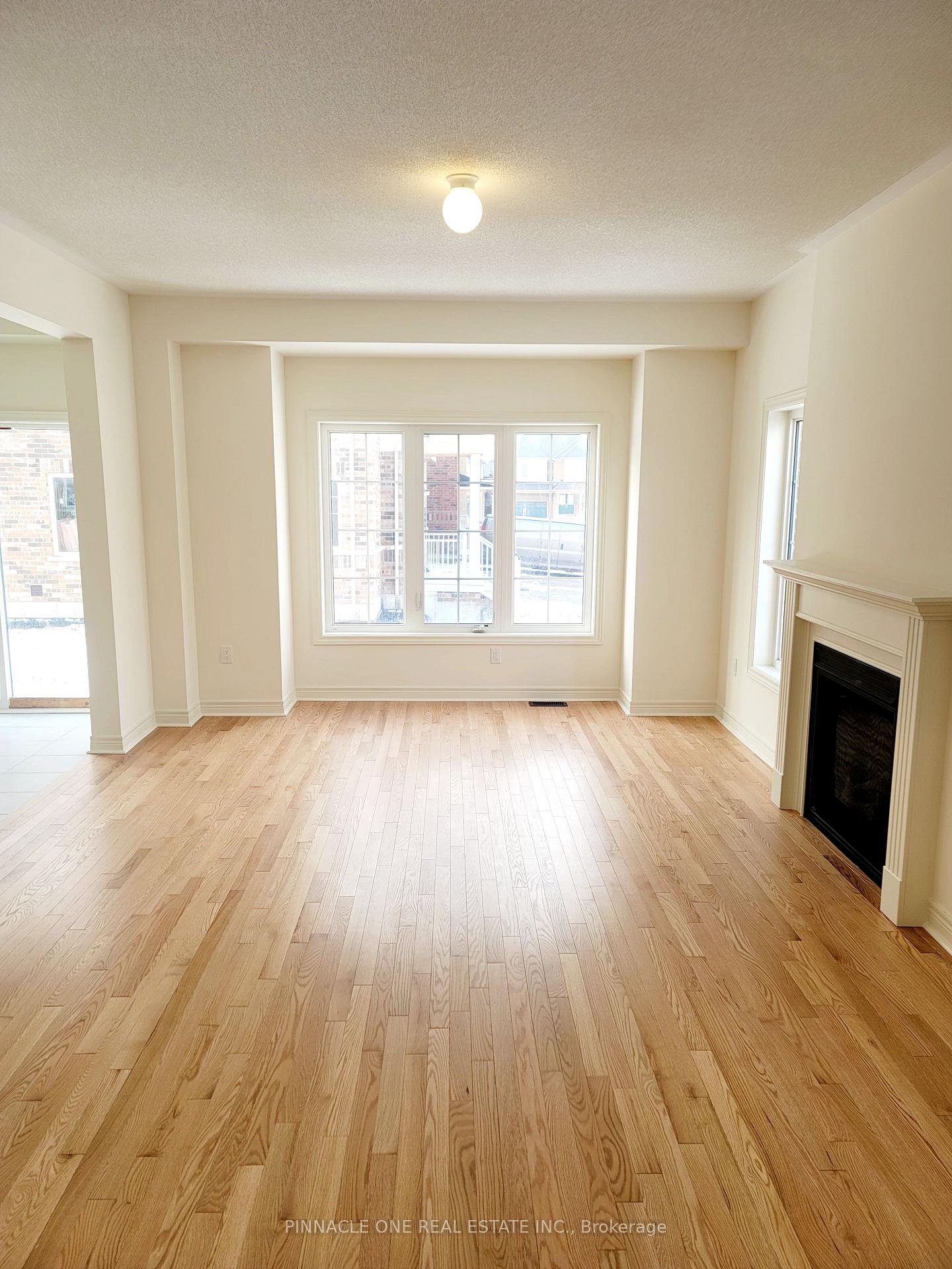 Photo 8 of 1192 Drinkle Crescent, Oshawa, Eastdale — HOMEH