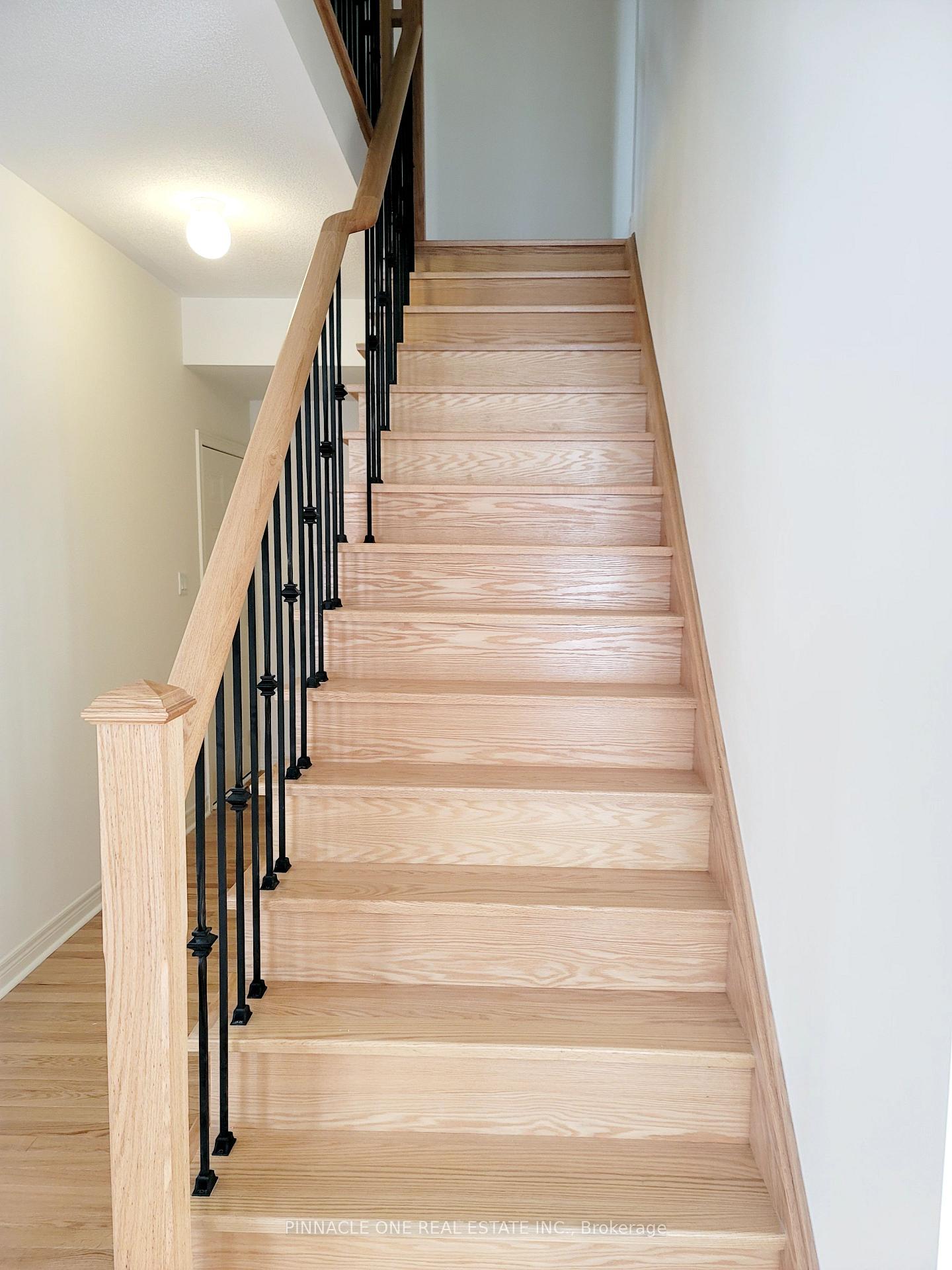 Photo 10 of 1192 Drinkle Crescent, Oshawa, Eastdale — HOMEH
