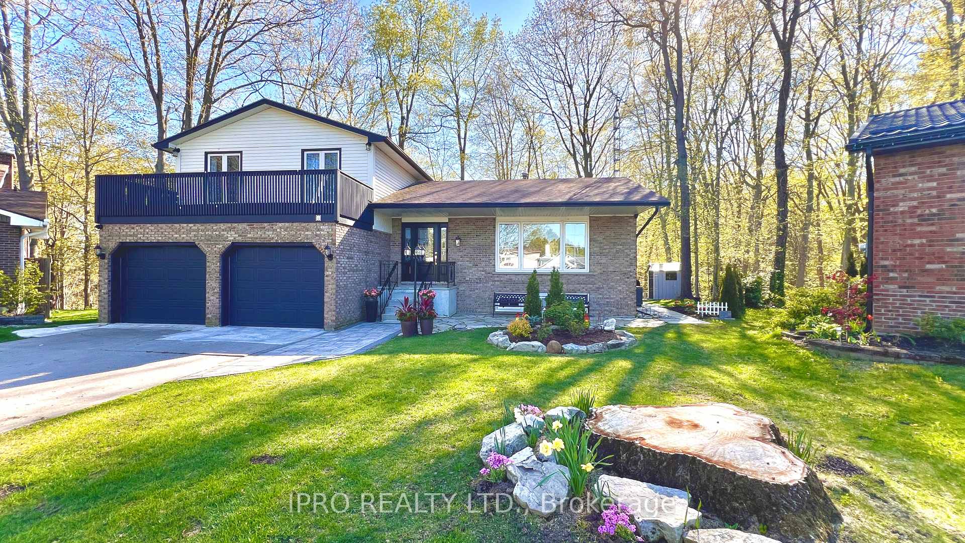 Front of 6 Roselawn Court