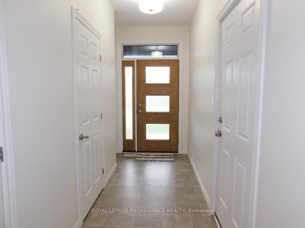 Photo 3 of 77 Ledgerock Court, Quinte West, Sidney Ward — HOMEH