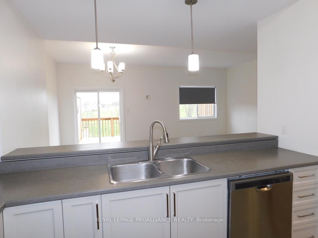 Photo 6 of 77 Ledgerock Court, Quinte West, Sidney Ward — HOMEH