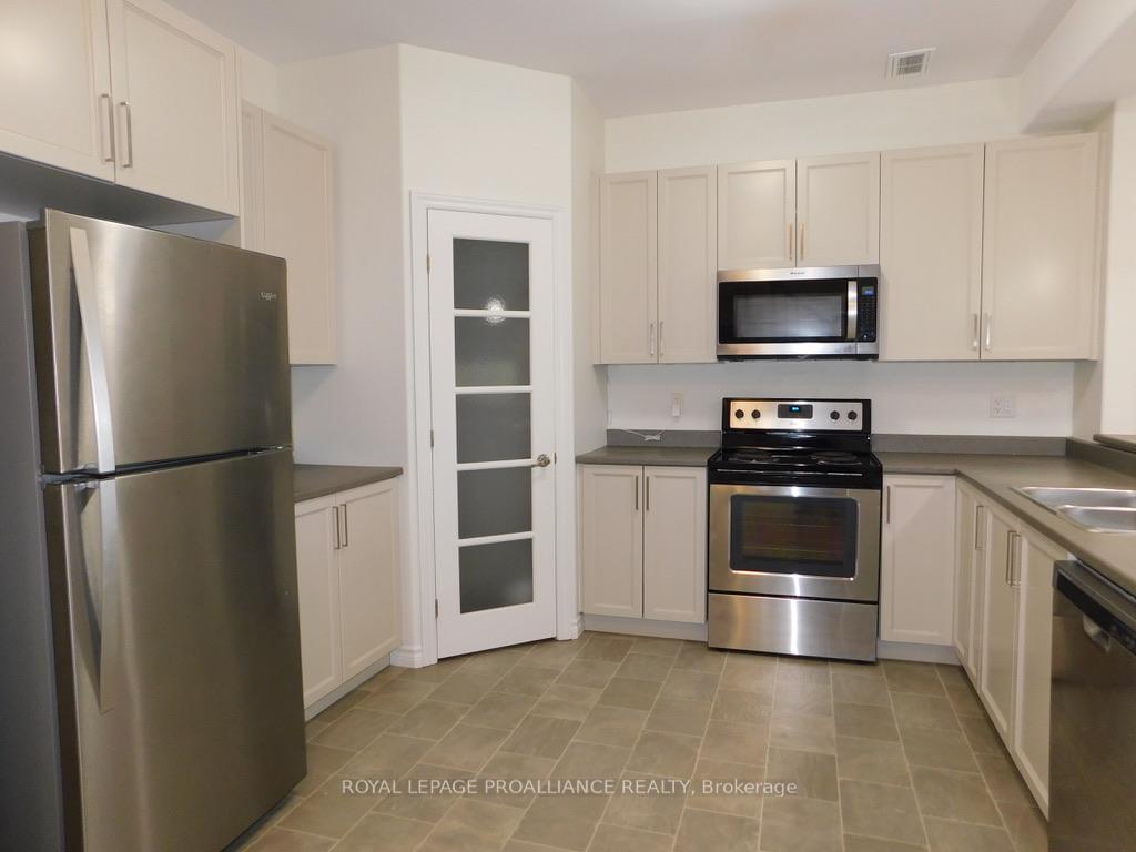 Photo 7 of 77 Ledgerock Court, Quinte West, Sidney Ward — HOMEH