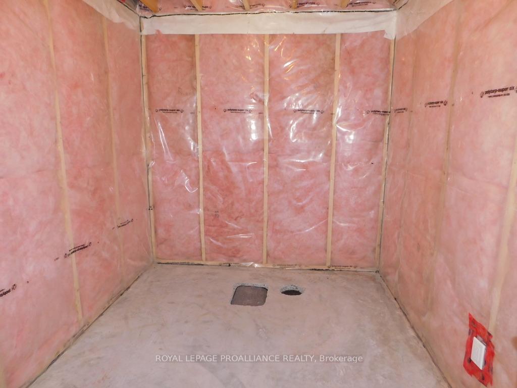 Photo 24 of 77 Ledgerock Court, Quinte West, Sidney Ward — HOMEH