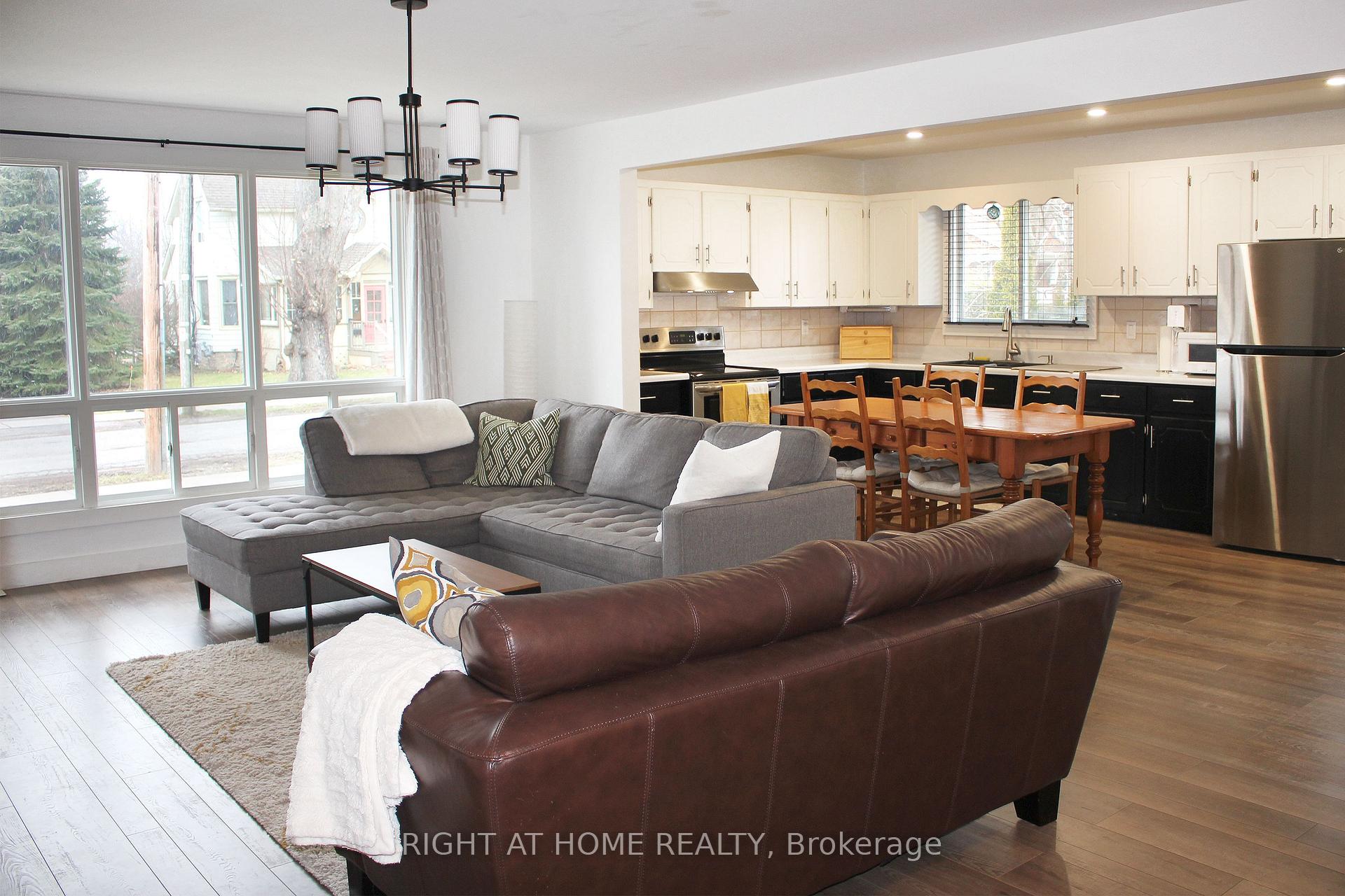 Photo 5 of 59 Consecon Street, Prince Edward County, Wellington Ward — HOMEH