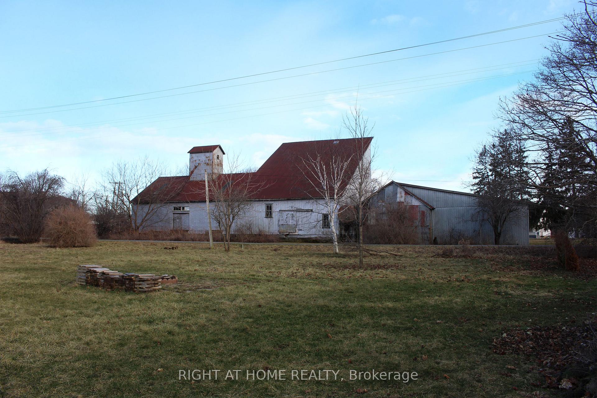 Photo 23 of 59 Consecon Street, Prince Edward County, Wellington Ward — HOMEH