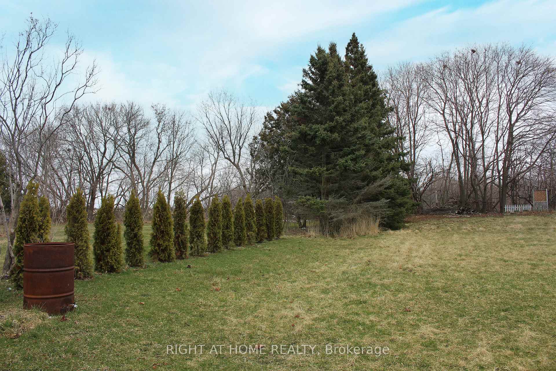 Photo 25 of 59 Consecon Street, Prince Edward County, Wellington Ward — HOMEH