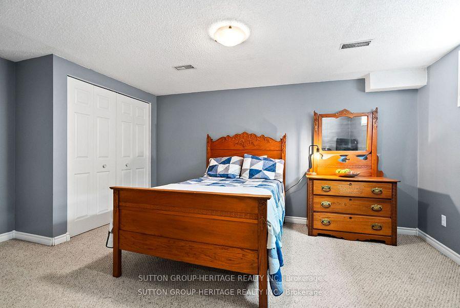 Photo 33 of 232 Kensington Crescent, Oshawa, Centennial — HOMEH