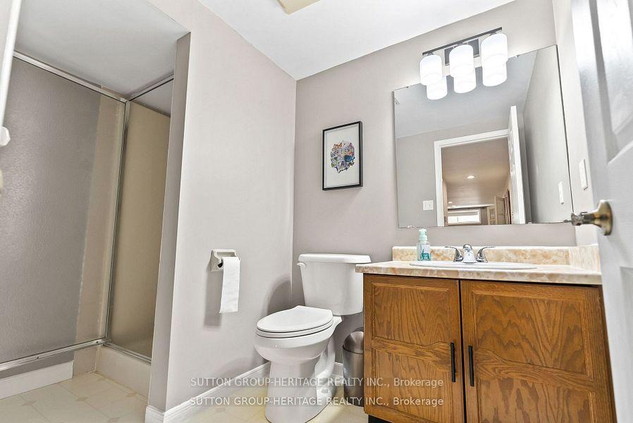 Photo 38 of 232 Kensington Crescent, Oshawa, Centennial — HOMEH