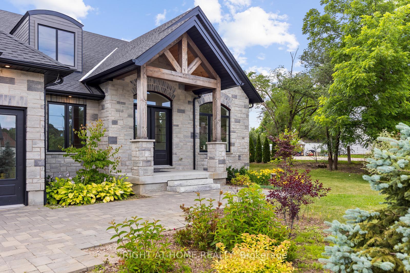 Photo 3 of 11 Whitcombe Way, Puslinch, Morriston — HOMEH