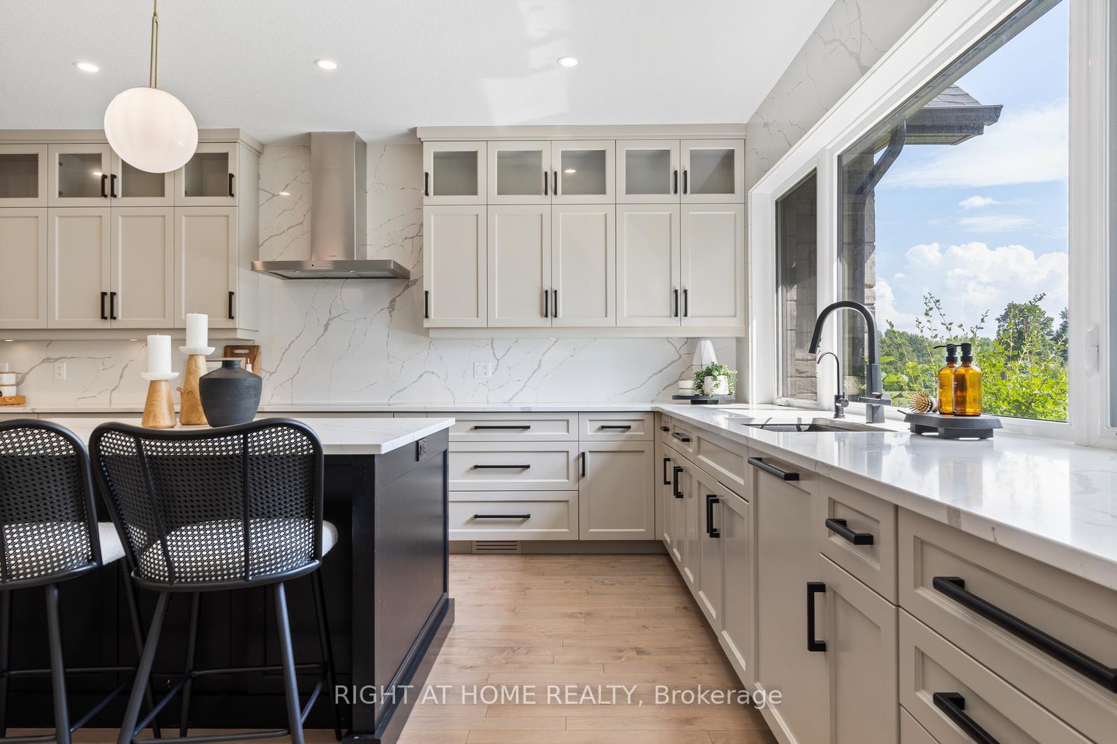 Photo 9 of 11 Whitcombe Way, Puslinch, Morriston — HOMEH