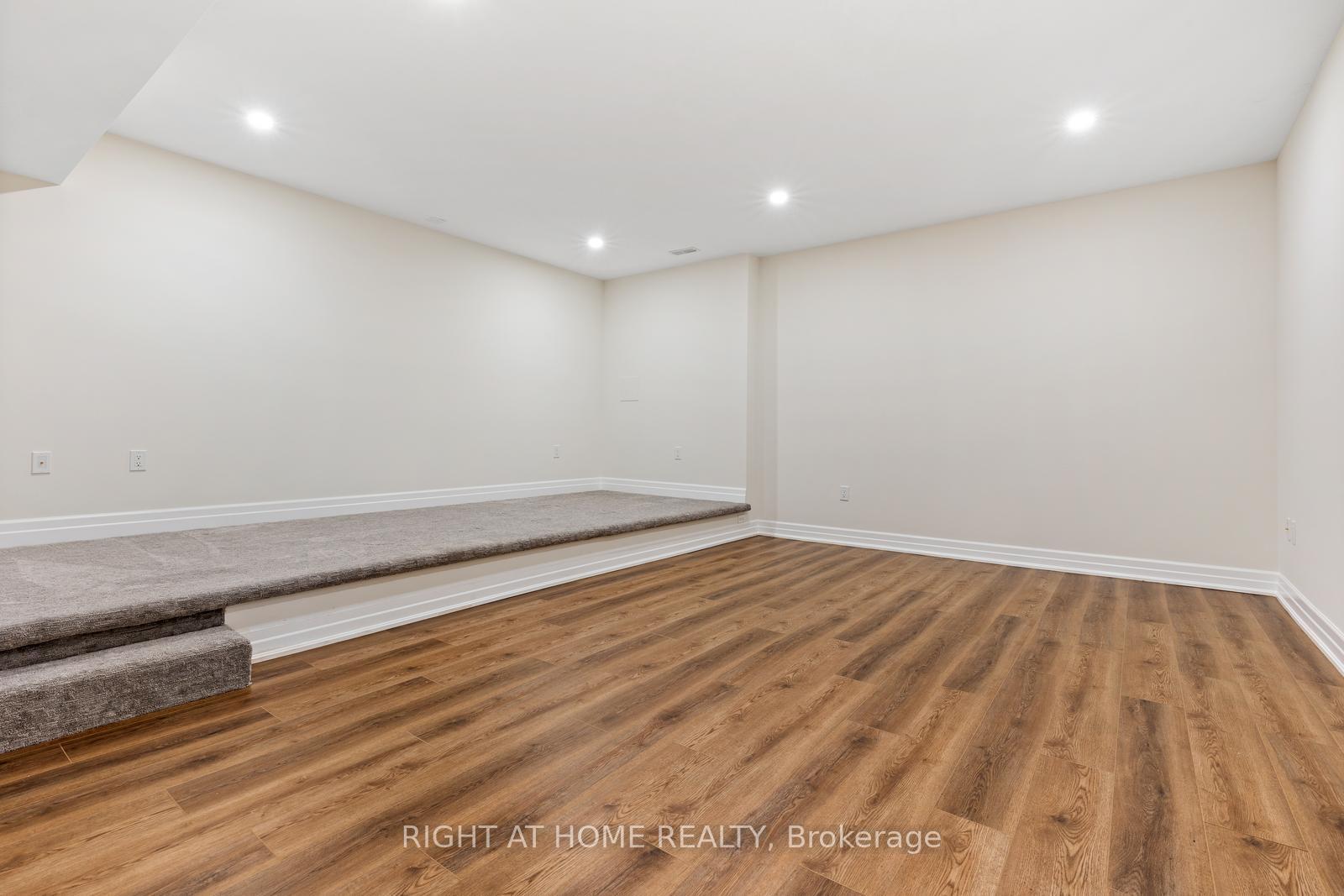 Photo 32 of 11 Whitcombe Way, Puslinch, Morriston — HOMEH