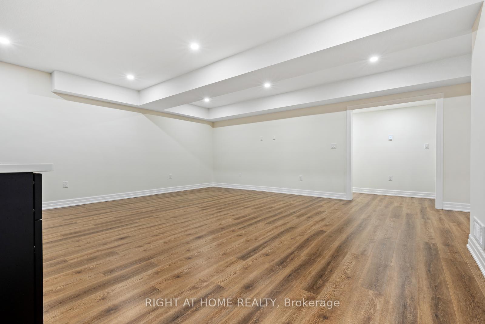 Photo 35 of 11 Whitcombe Way, Puslinch, Morriston — HOMEH