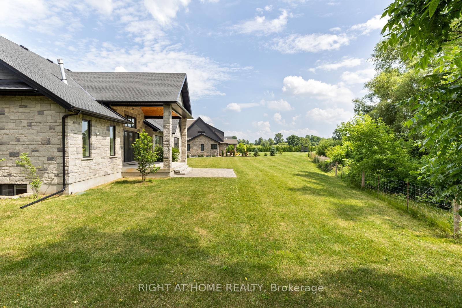 Photo 42 of 11 Whitcombe Way, Puslinch, Morriston — HOMEH