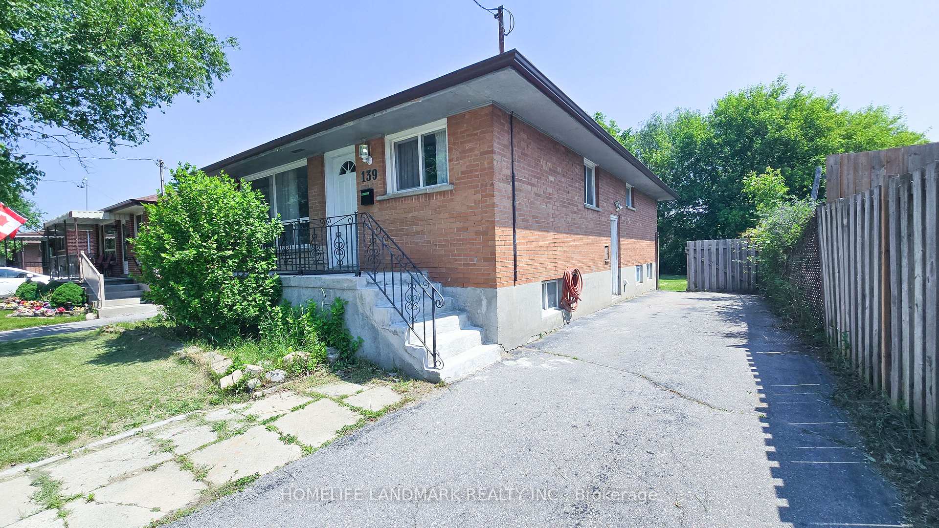 Photo 3 of 139 Cabot Street, Oshawa, Vanier — HOMEH