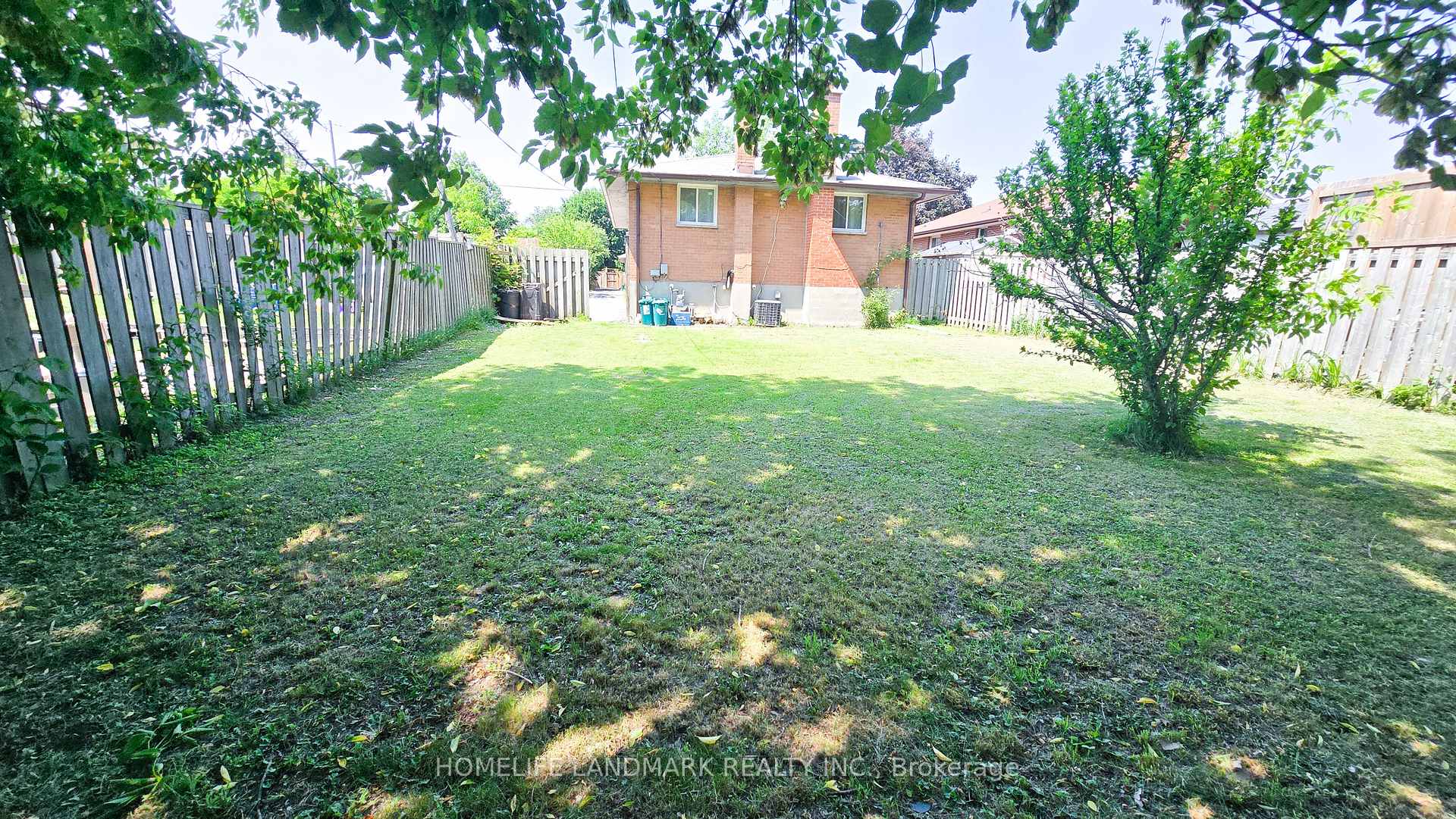 Photo 6 of 139 Cabot Street, Oshawa, Vanier — HOMEH