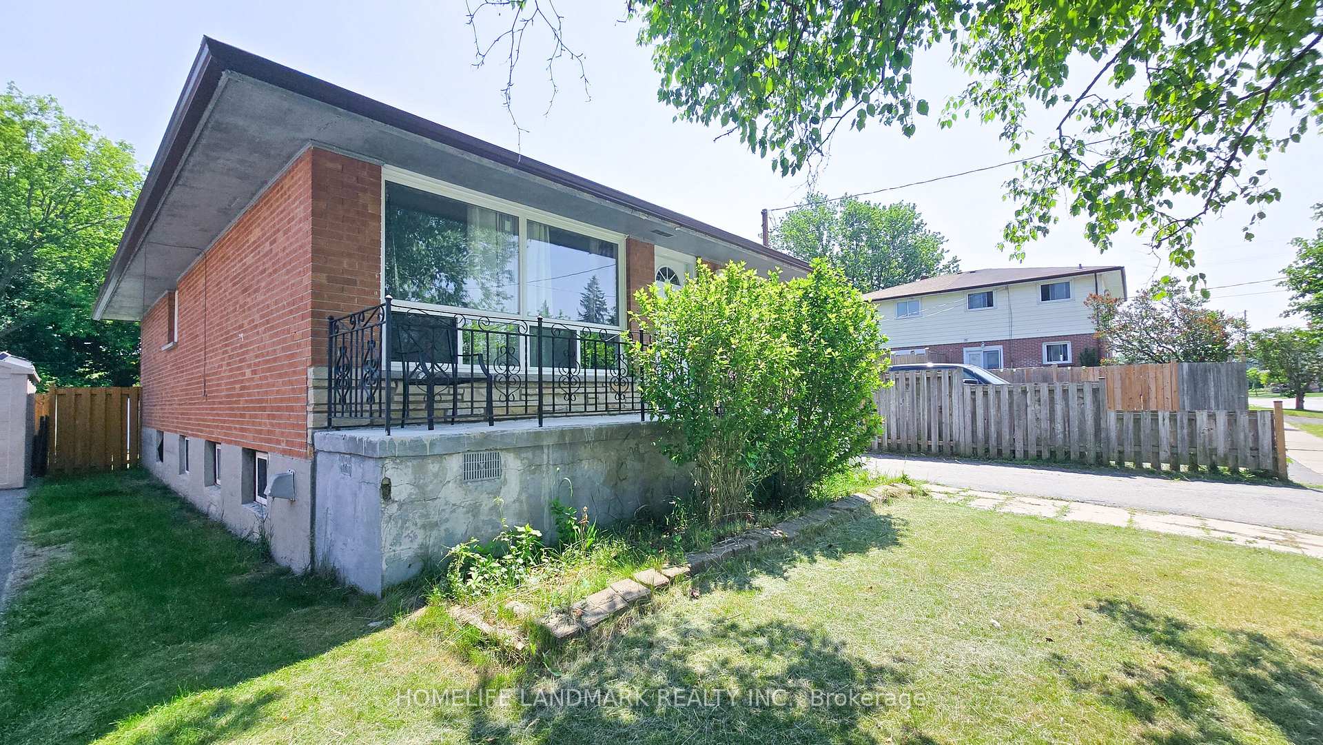 Photo 8 of 139 Cabot Street, Oshawa, Vanier — HOMEH