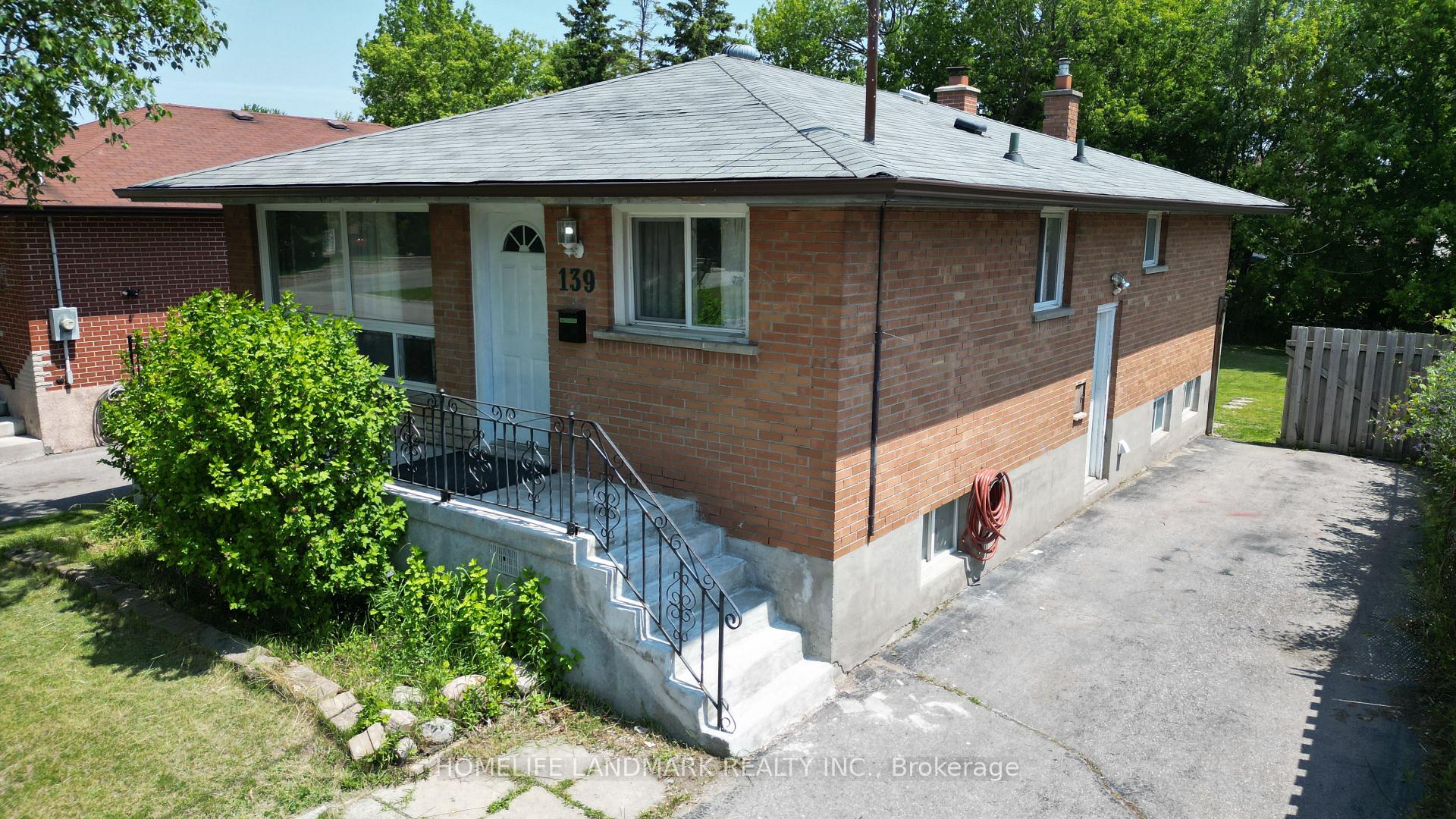 Photo 10 of 139 Cabot Street, Oshawa, Vanier — HOMEH