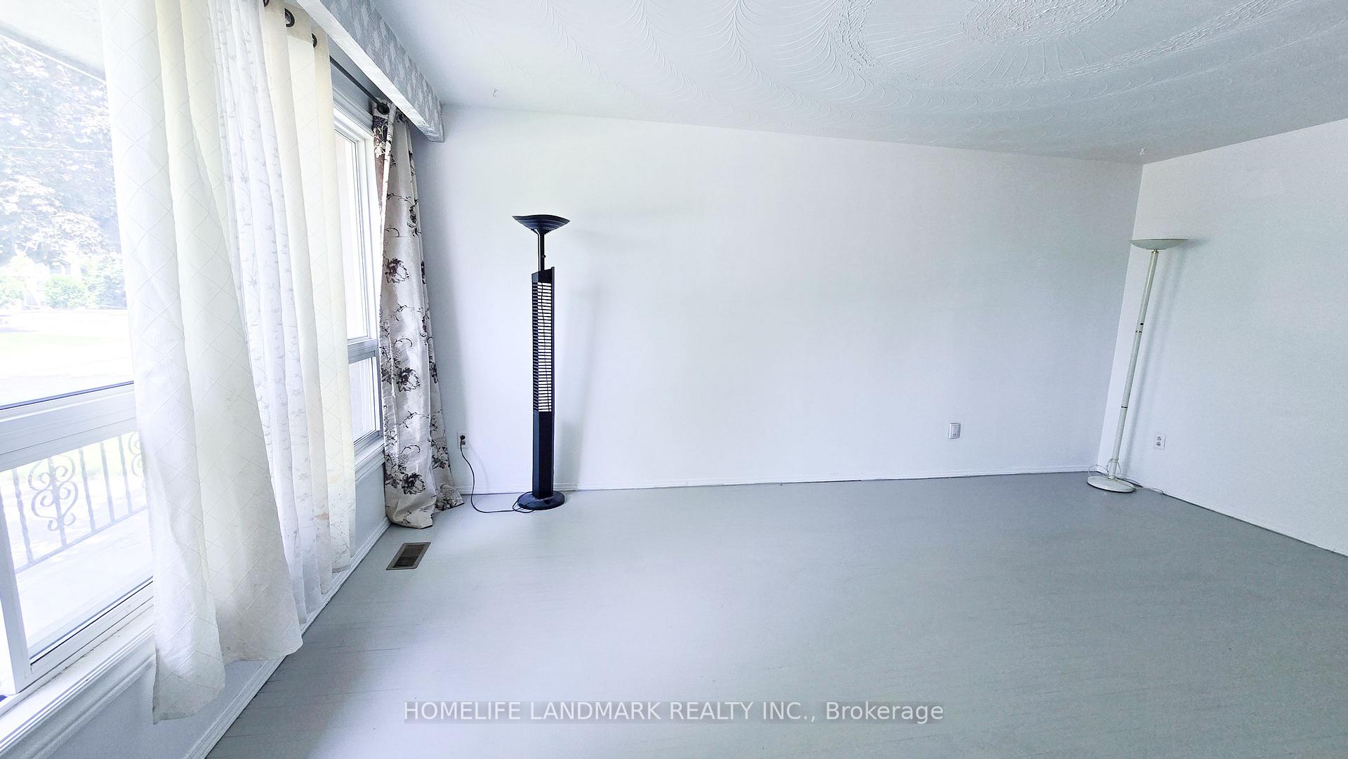 Photo 13 of 139 Cabot Street, Oshawa, Vanier — HOMEH