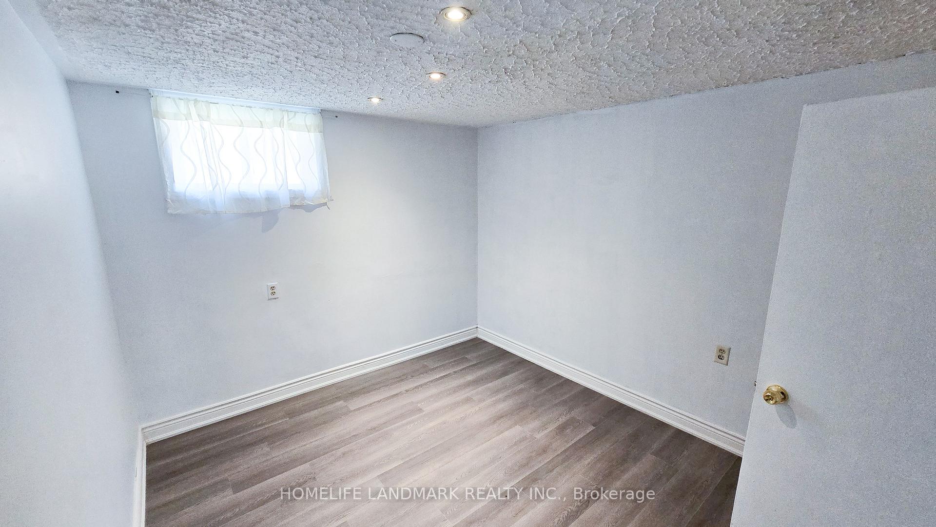 Photo 36 of 139 Cabot Street, Oshawa, Vanier — HOMEH