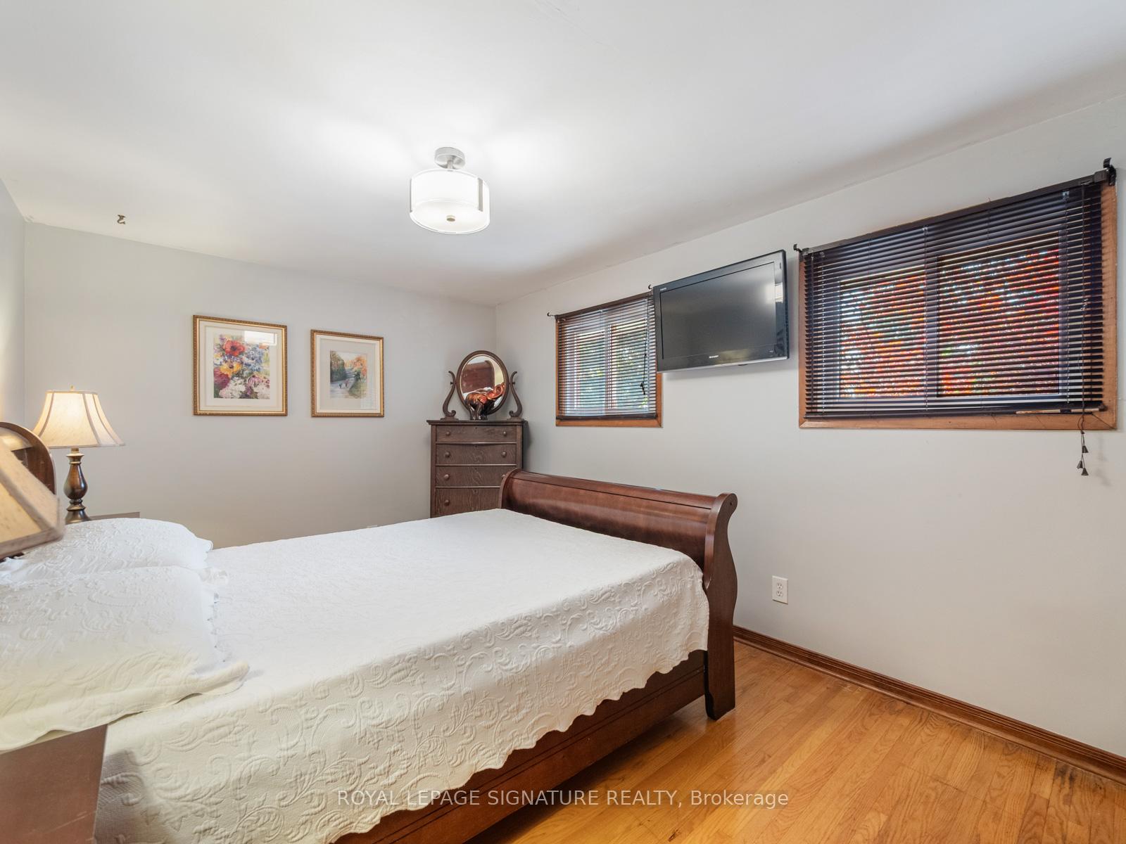 Photo 16 of 446 Bernhard Crescent, Oshawa, O'Neill — HOMEH