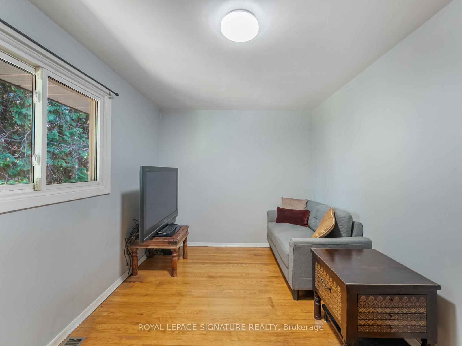 Photo 18 of 446 Bernhard Crescent, Oshawa, O'Neill — HOMEH