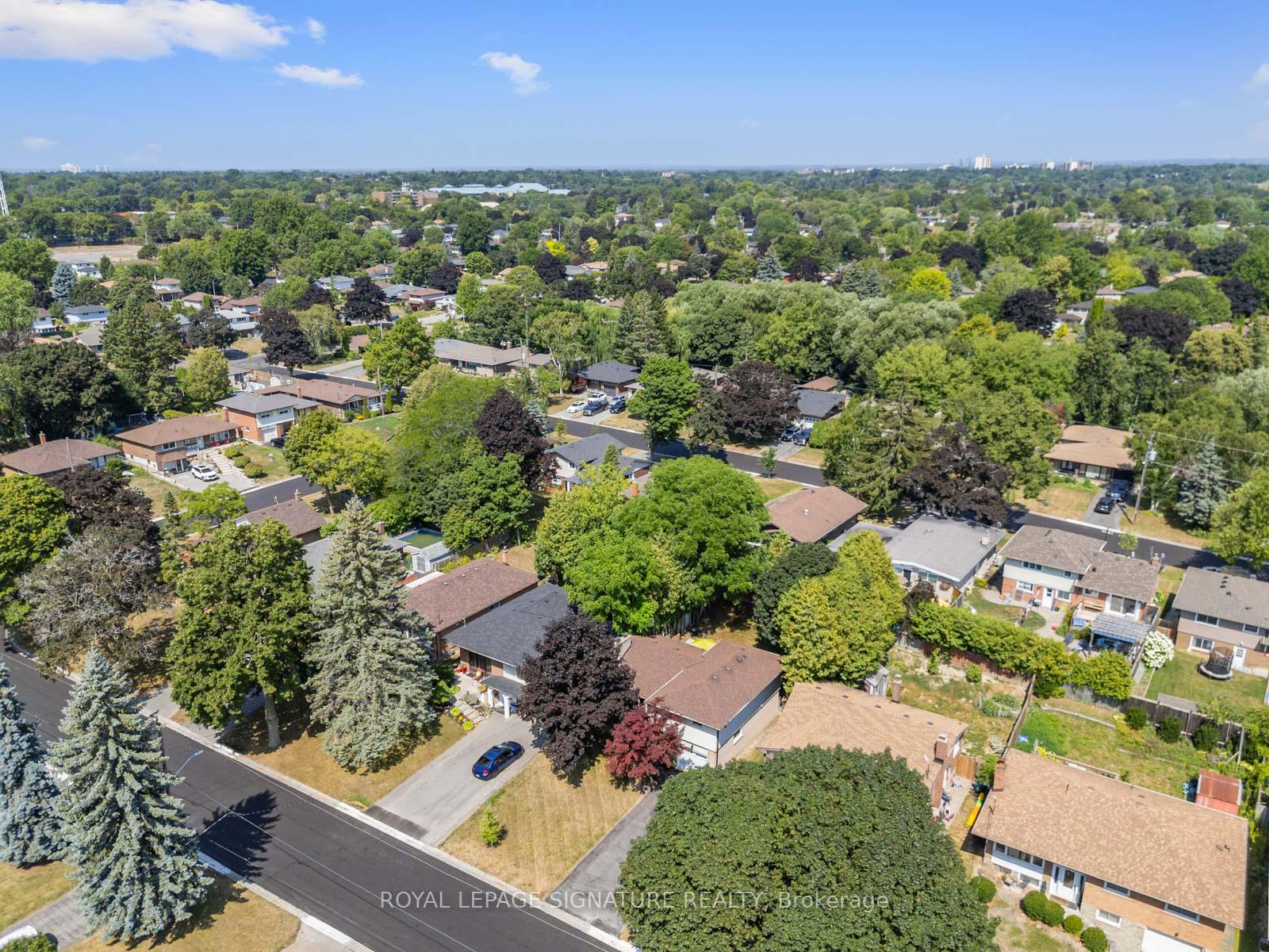 Photo 31 of 446 Bernhard Crescent, Oshawa, O'Neill — HOMEH