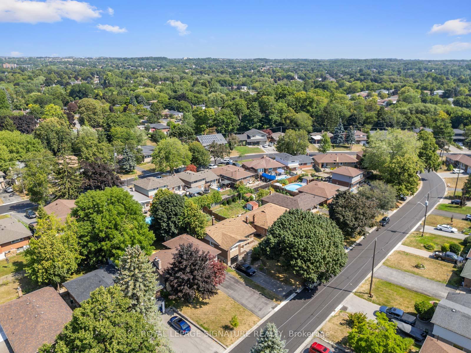 Photo 32 of 446 Bernhard Crescent, Oshawa, O'Neill — HOMEH