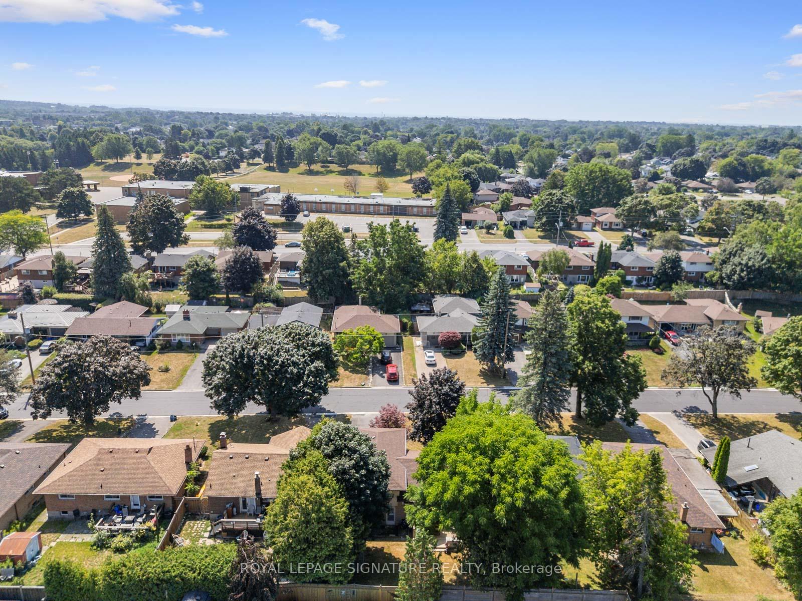 Photo 34 of 446 Bernhard Crescent, Oshawa, O'Neill — HOMEH