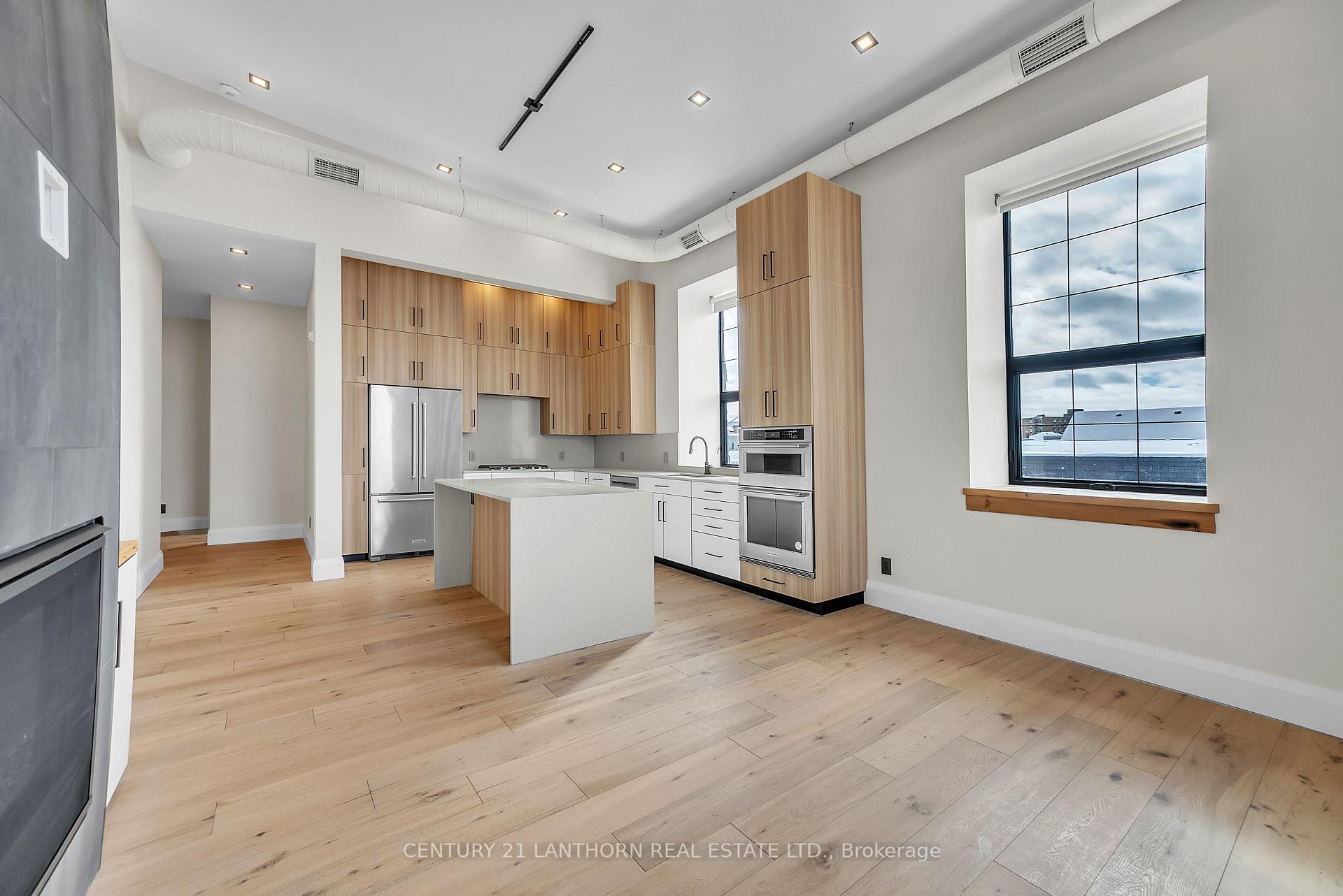 Photo 11 of Unit Unit # 3, 38 Front Street, Quinte West, Trenton Ward — HOMEH