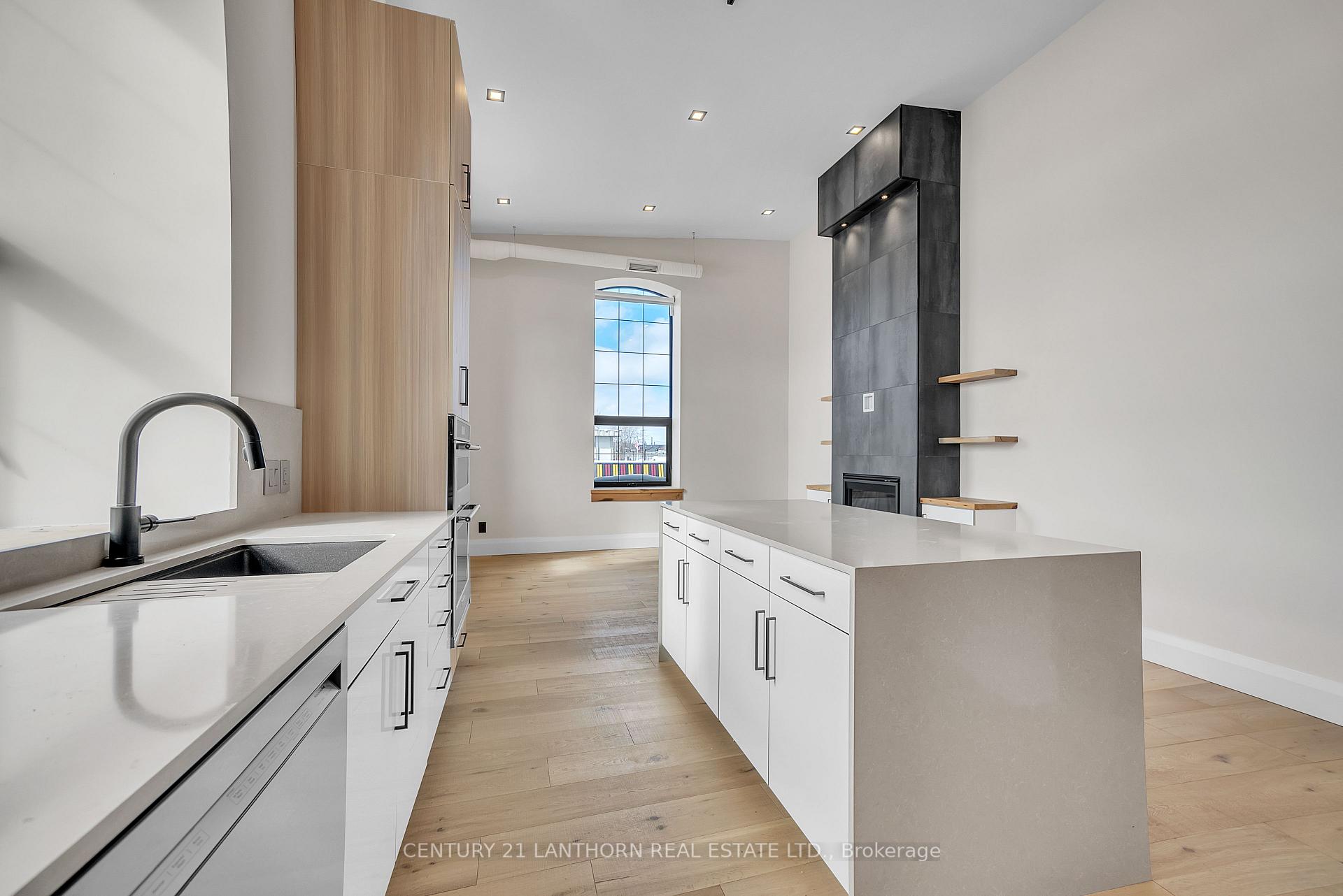 Photo 15 of Unit Unit # 3, 38 Front Street, Quinte West, Trenton Ward — HOMEH