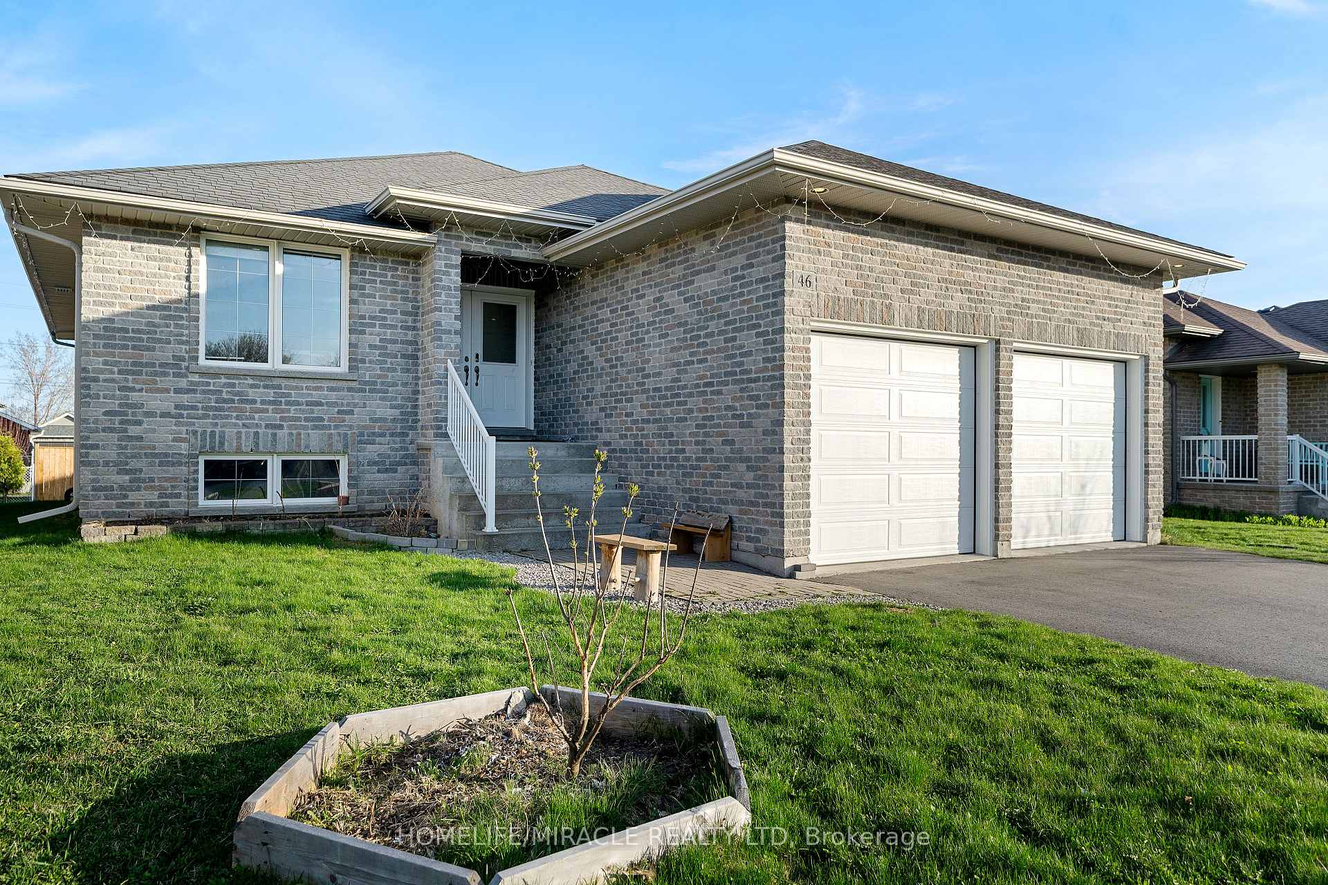 Photo 4 of 46 Freedom Crescent, Quinte West, Sidney Ward — HOMEH